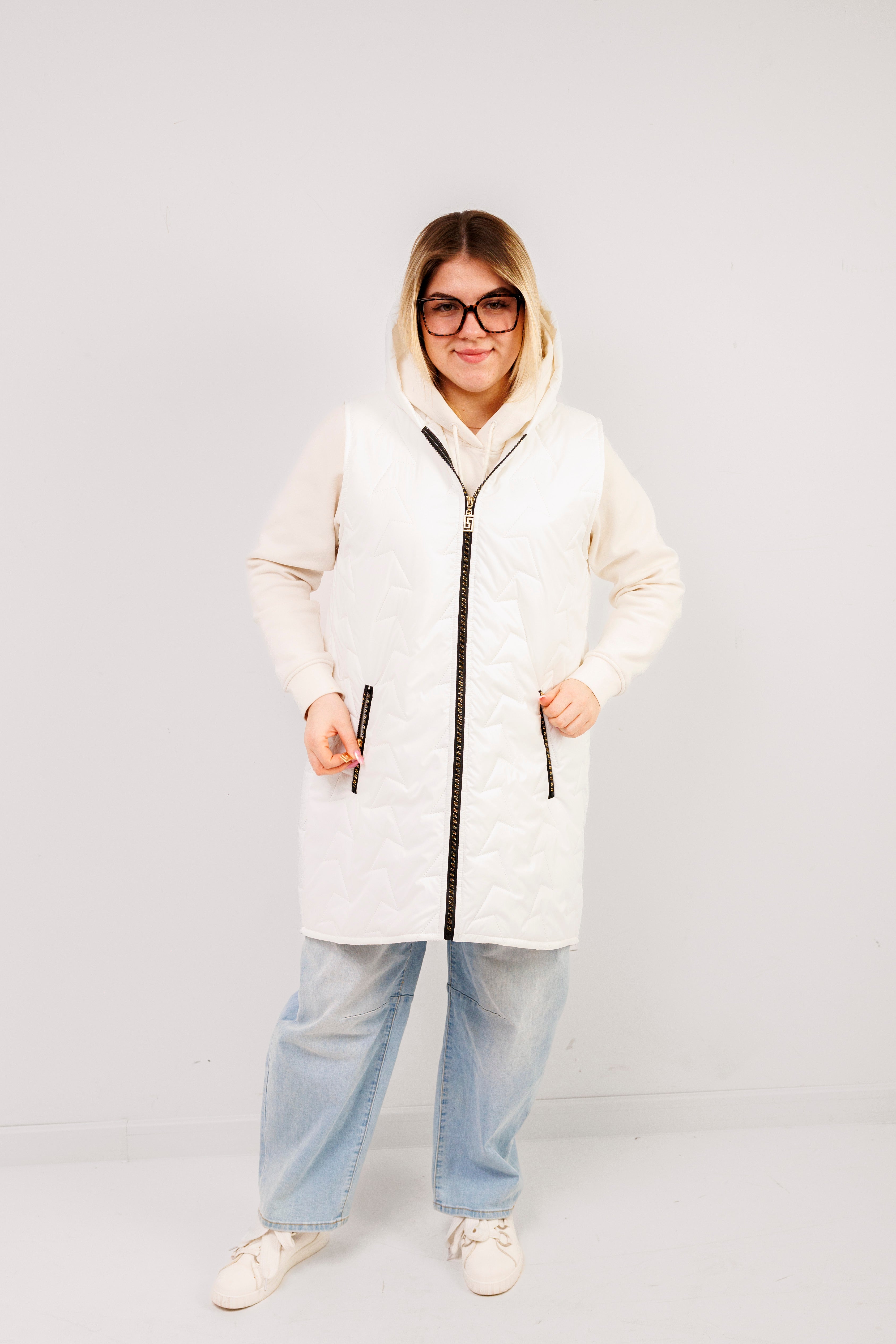 Kamizelka damska plus size pikowana z kapturem polska produkcja Biały