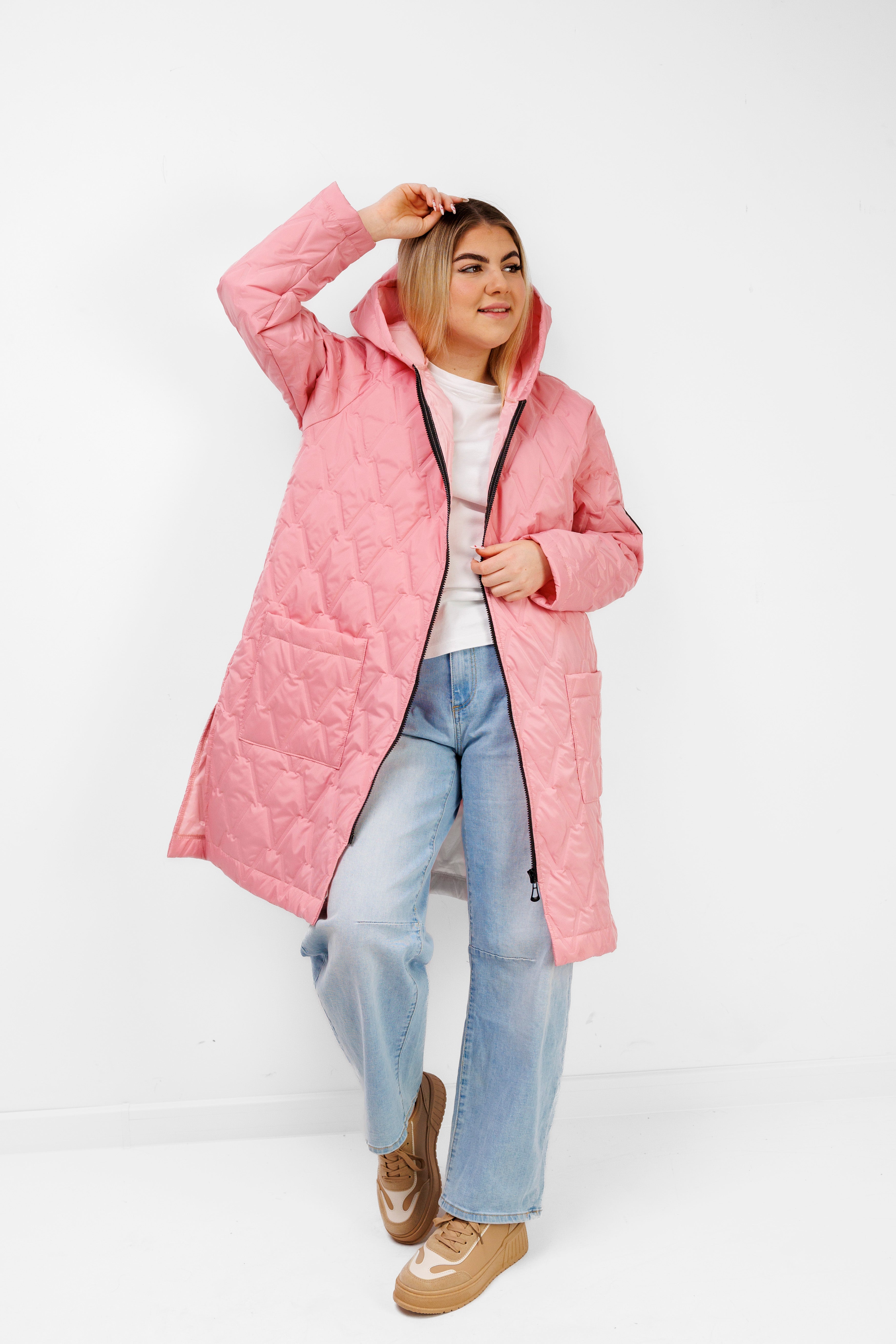 Płaszcz Pikowany Damski z Kapturem i Rozporkami – Polska Produkcja, Duże Rozmiary Cukierek