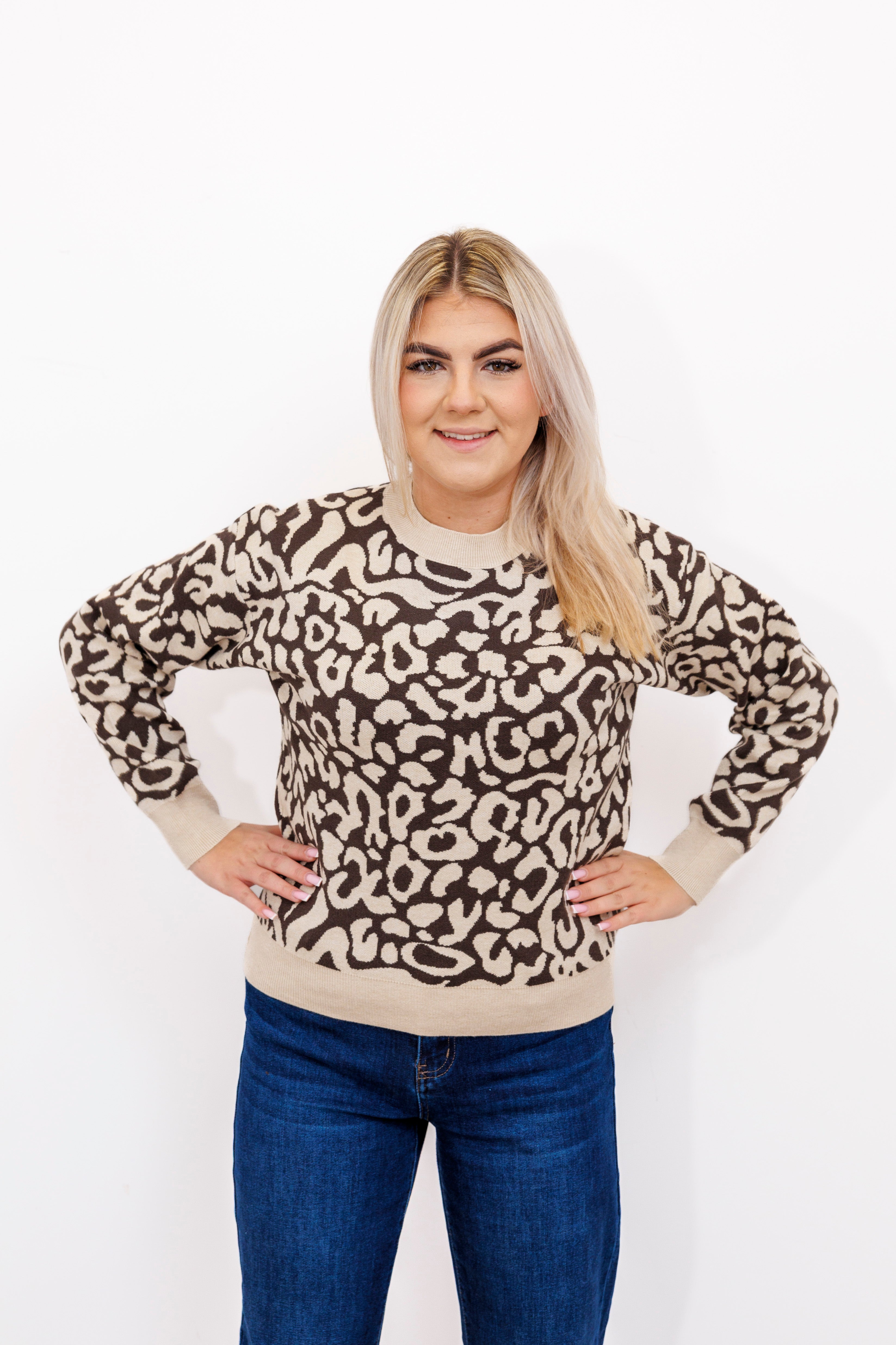 Sweter damski z motywem panterki Wzór 3