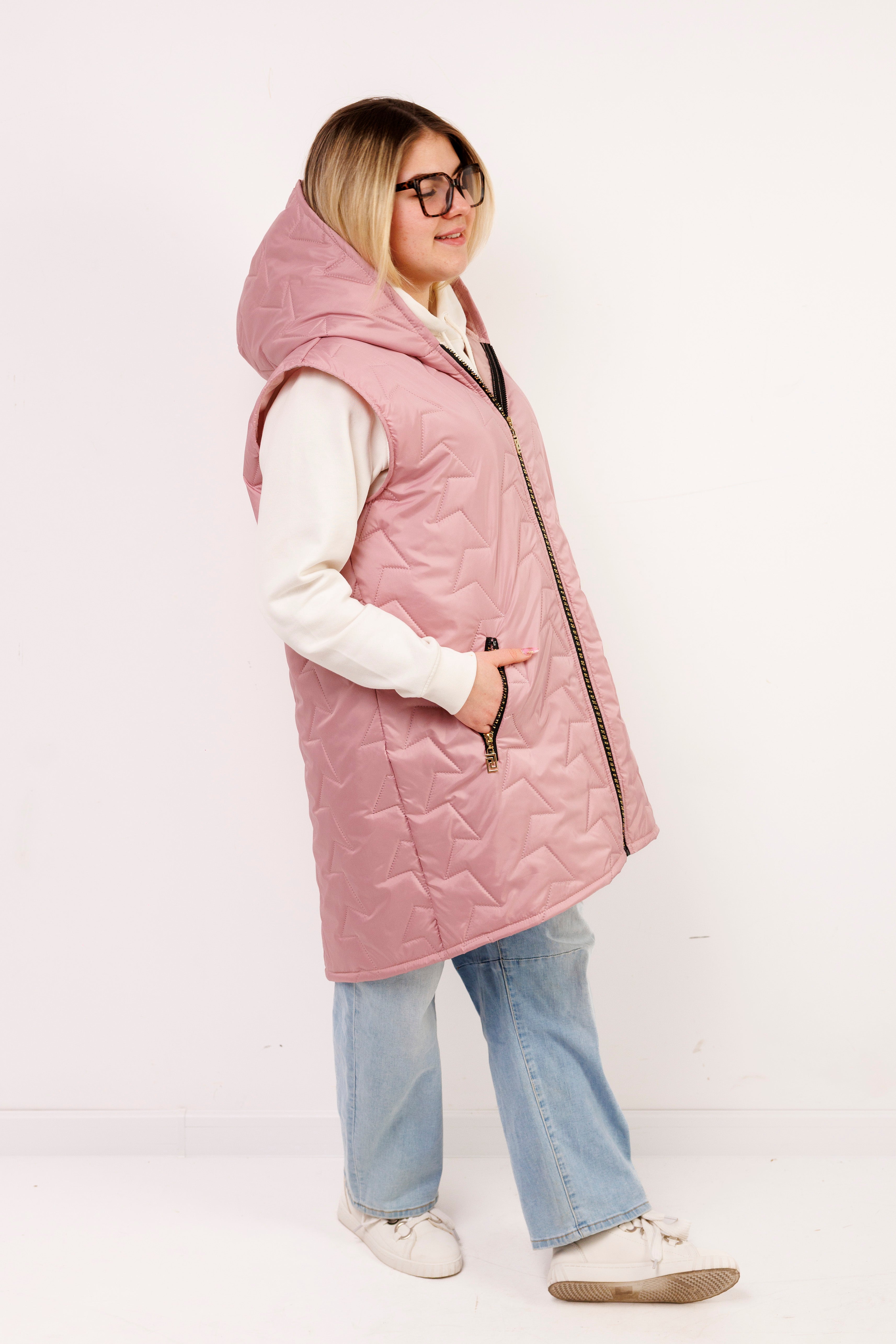 Kamizelka damska plus size pikowana z kapturem polska produkcja Brudny róż