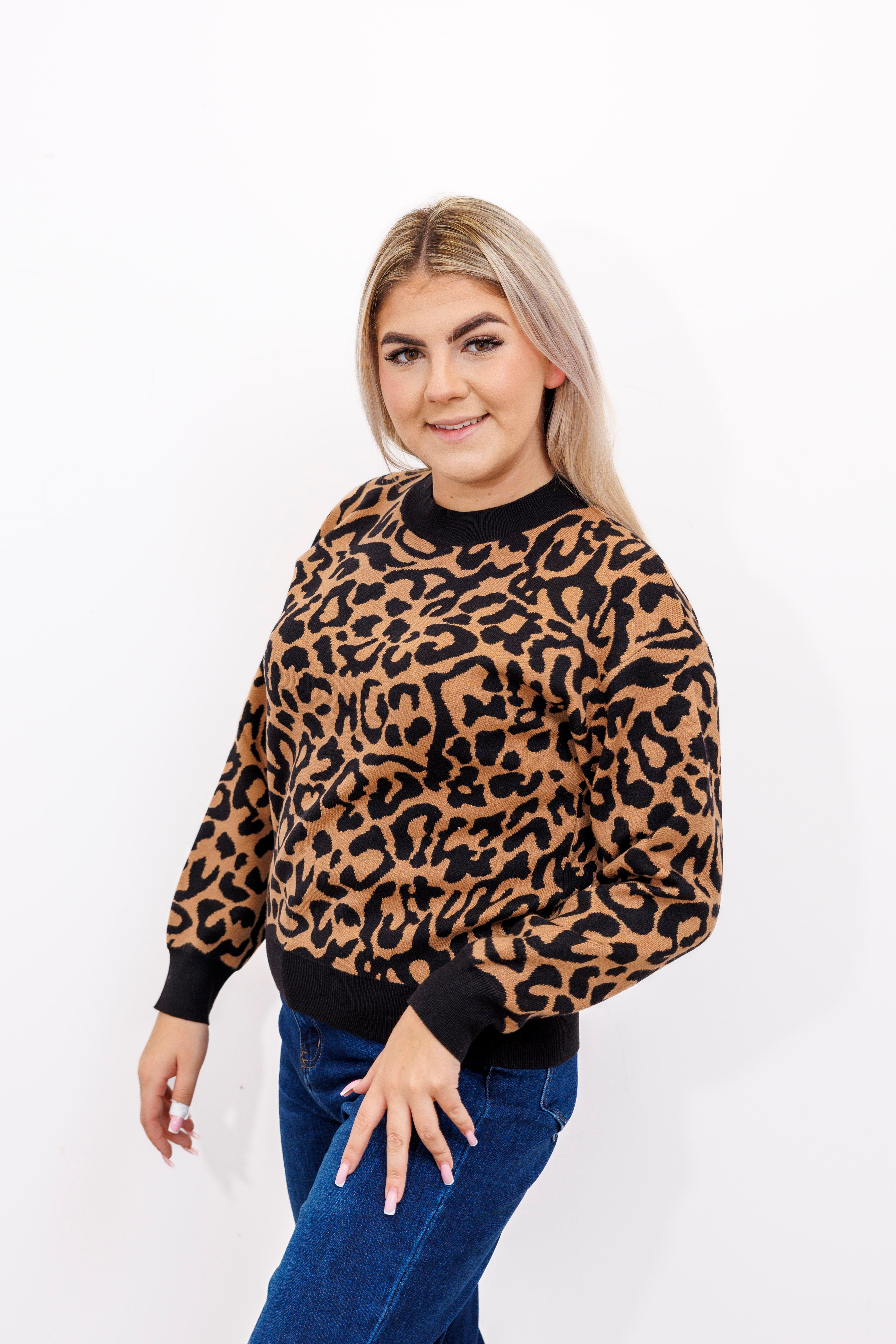 Sweter damski z motywem panterki Wzór 4