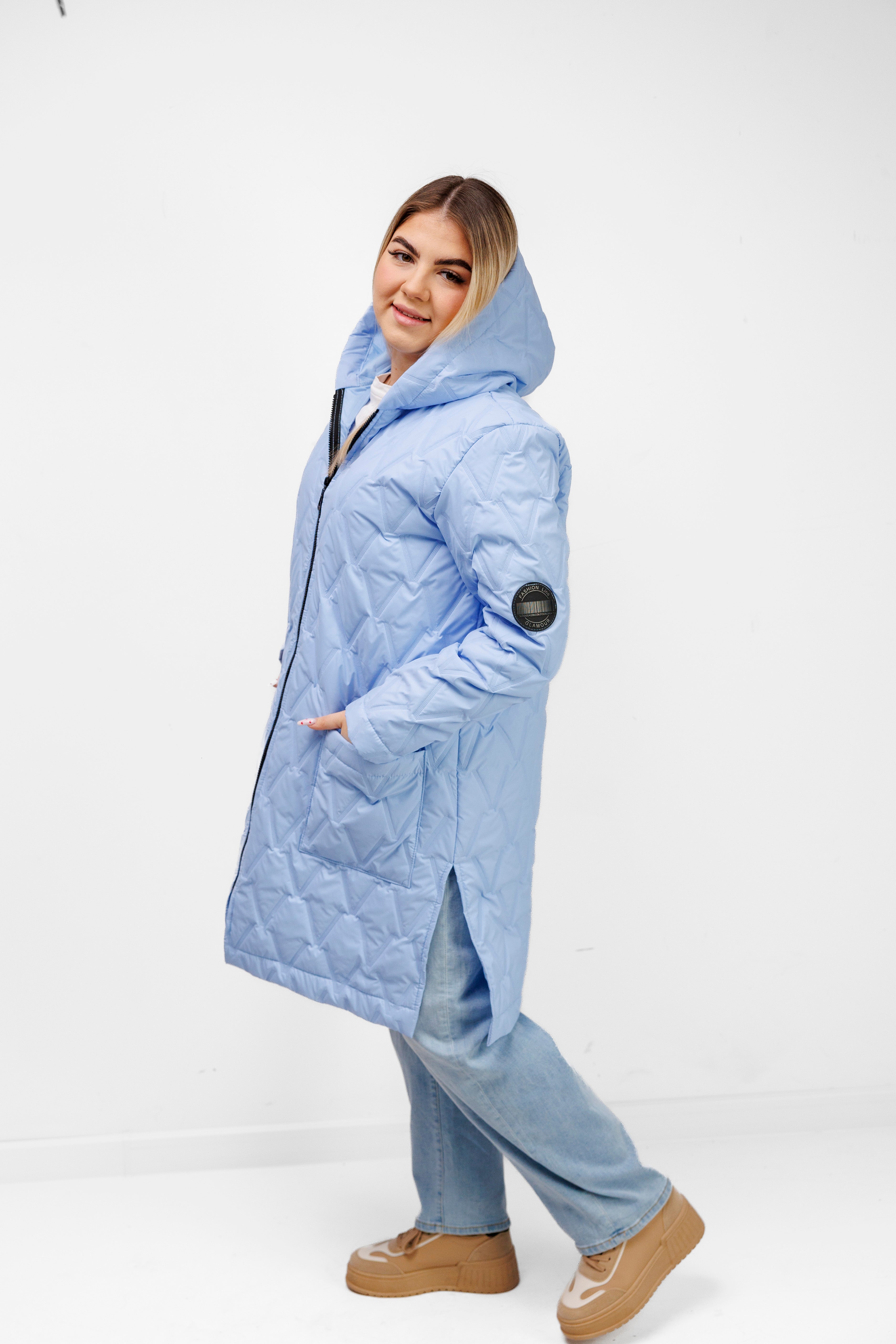 Płaszcz Pikowany Damski z Kapturem i Rozporkami – Polska Produkcja, Duże Rozmiary Niebieski
