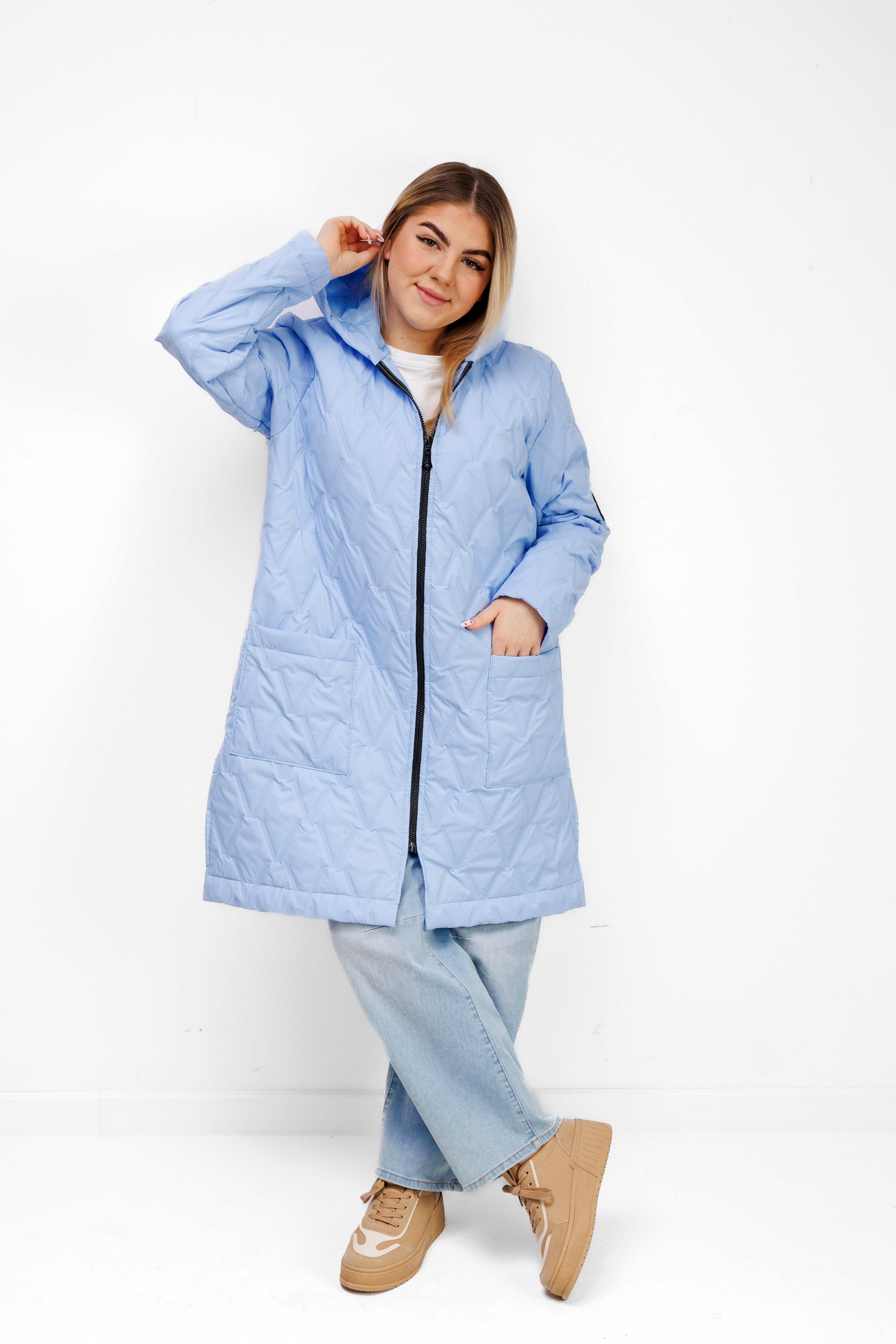 Płaszcz Pikowany Damski z Kapturem i Rozporkami – Polska Produkcja, Duże Rozmiary Niebieski