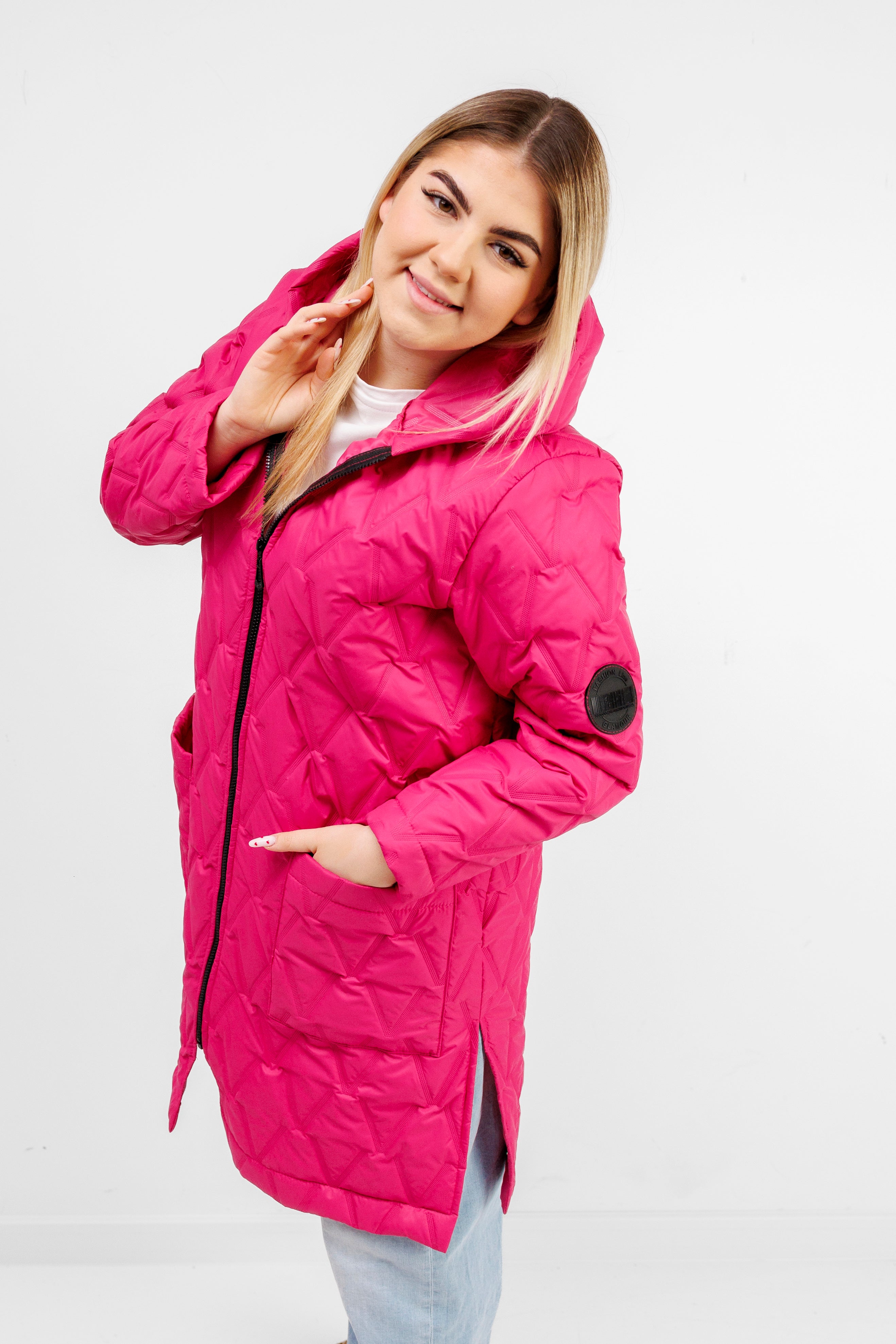 Płaszcz Pikowany Damski z Kapturem i Rozporkami – Polska Produkcja, Duże Rozmiary Fuksja