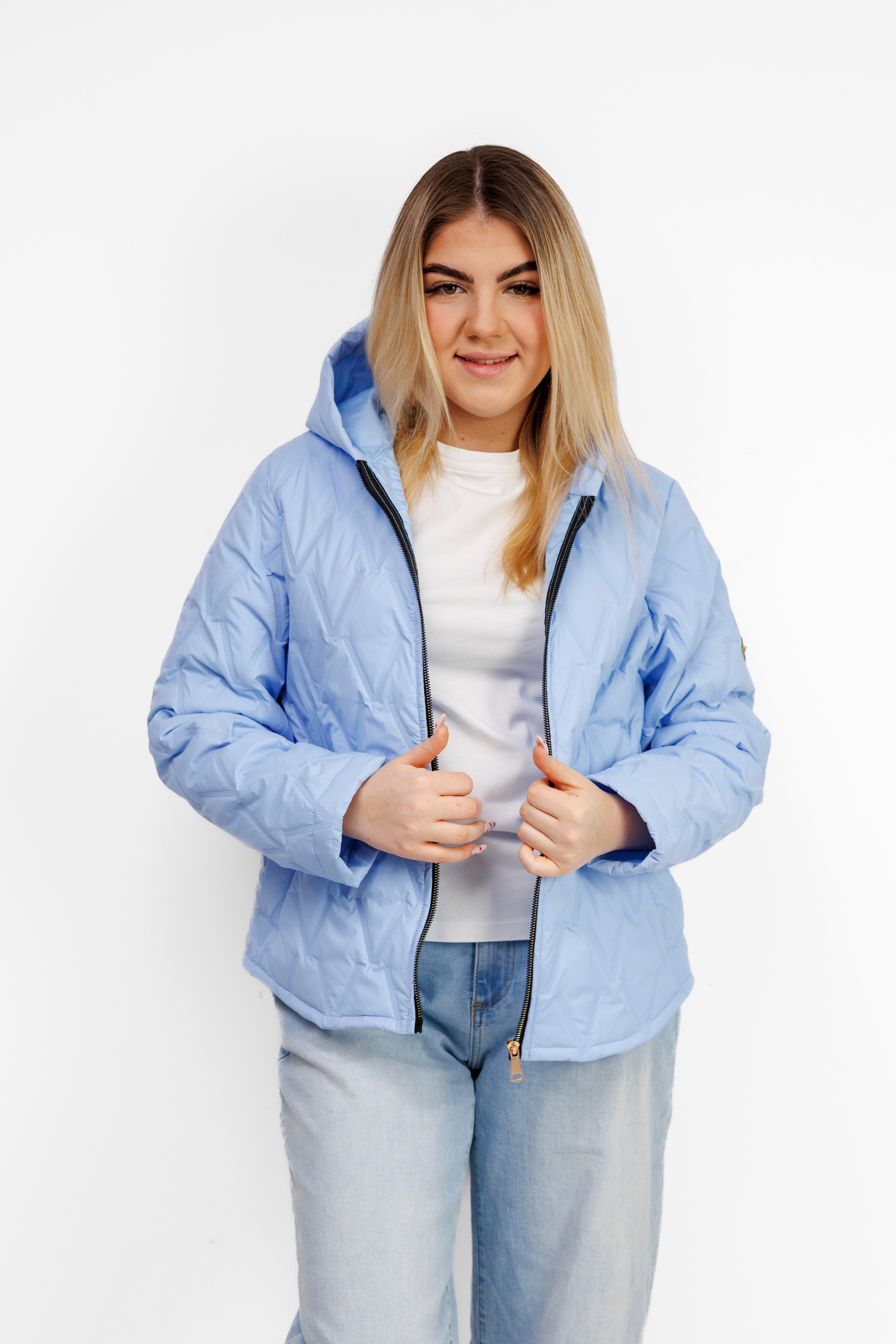 Krótka Kurtka Damska z Naszywką Polska Marka Plus Size Niebieski