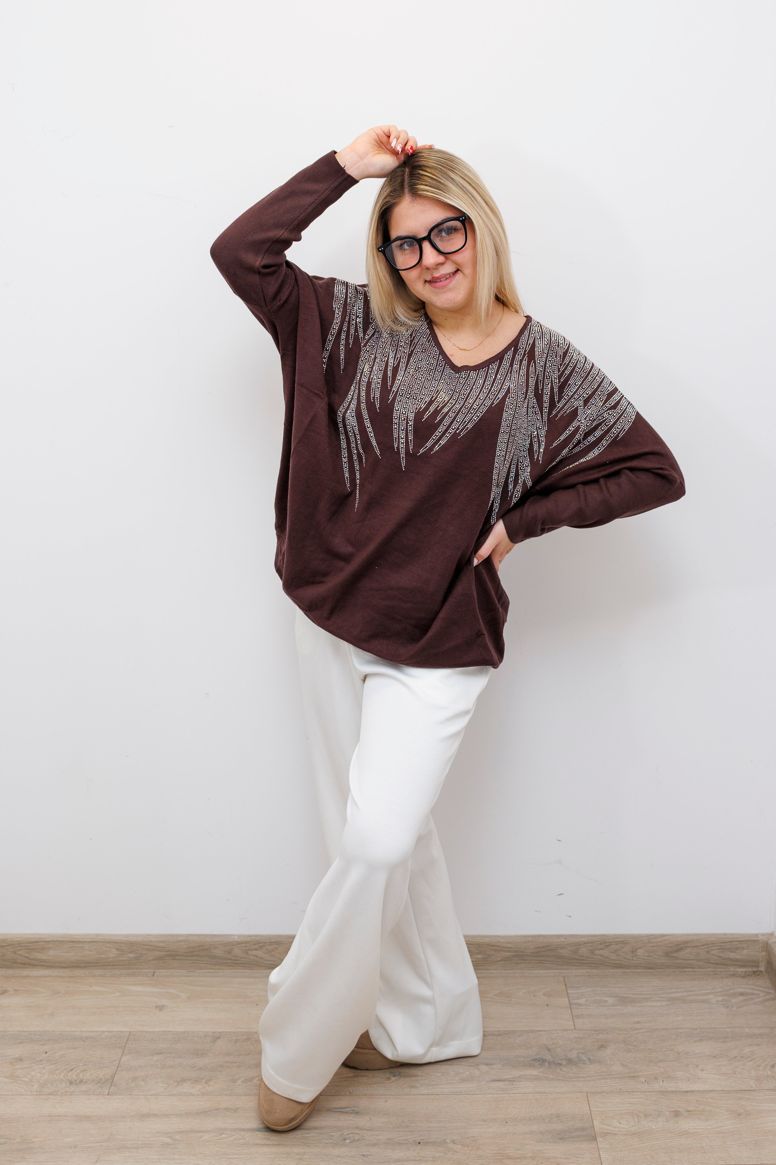 Stylowy sweter z dekoltem V Brąz