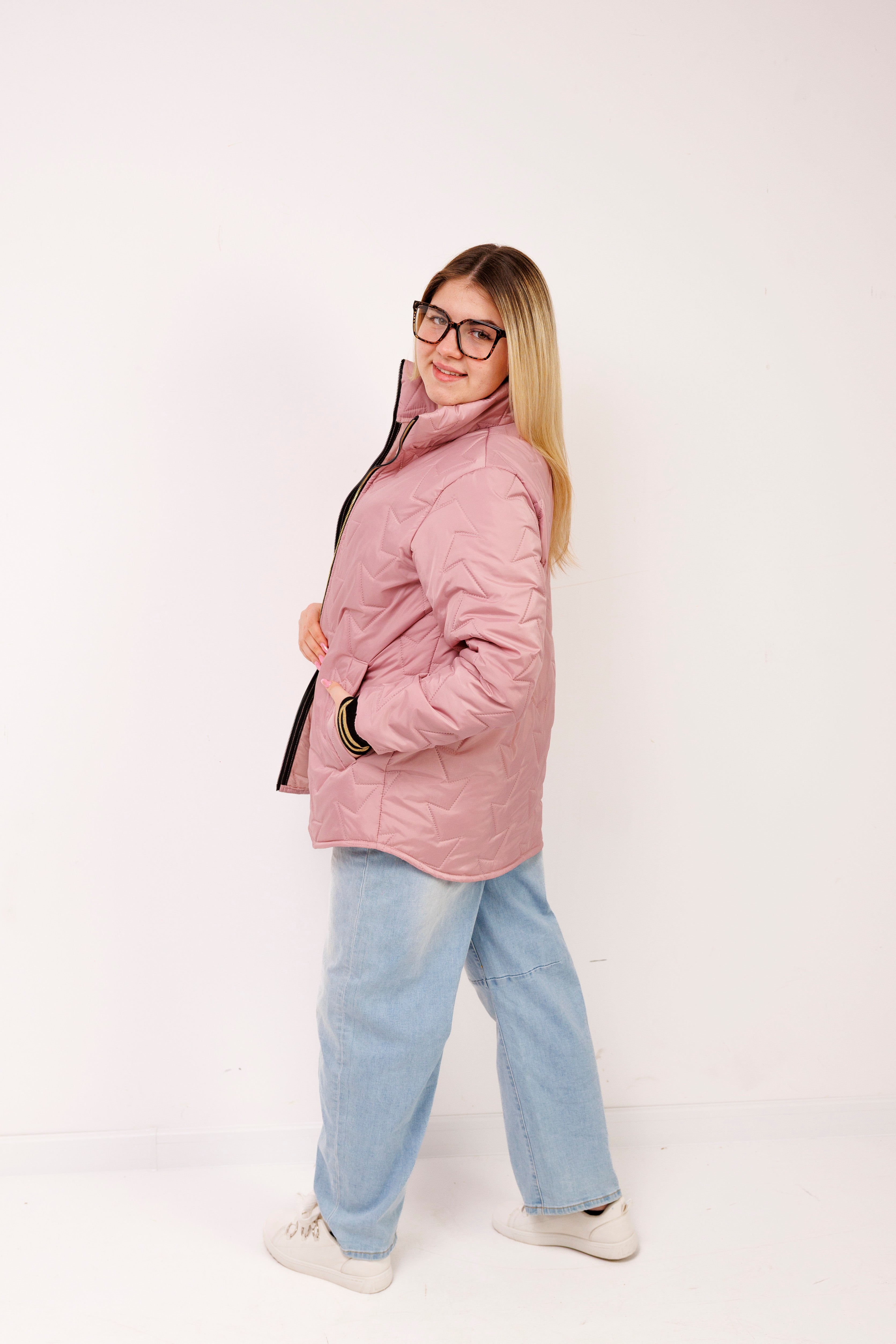 Kurtka ze ściągaczem duże rozmiary – polska produkcja, komfort i styl Brudny róż