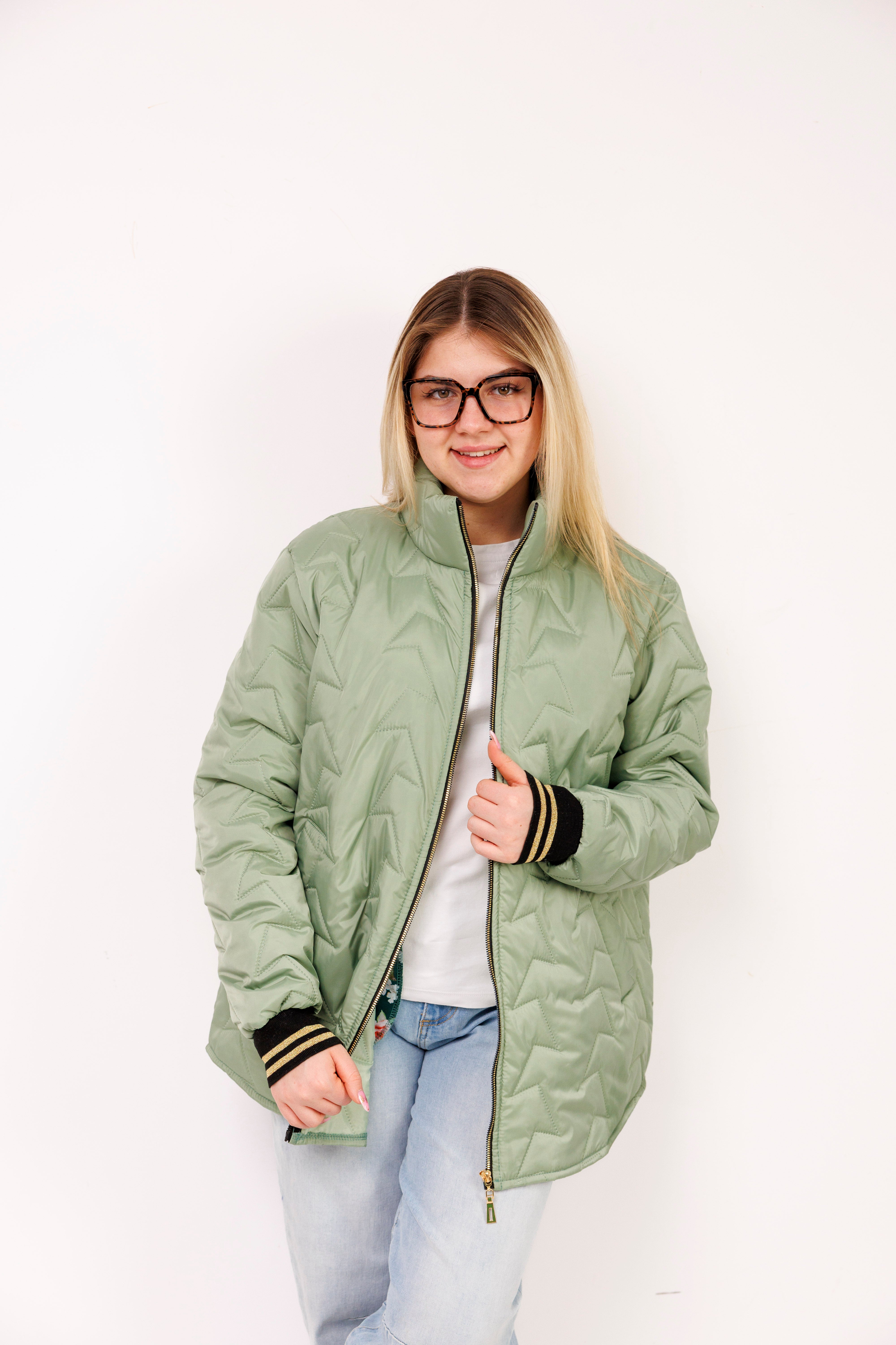 Kurtka ze ściągaczem duże rozmiary – polska produkcja, komfort i styl Szałwia