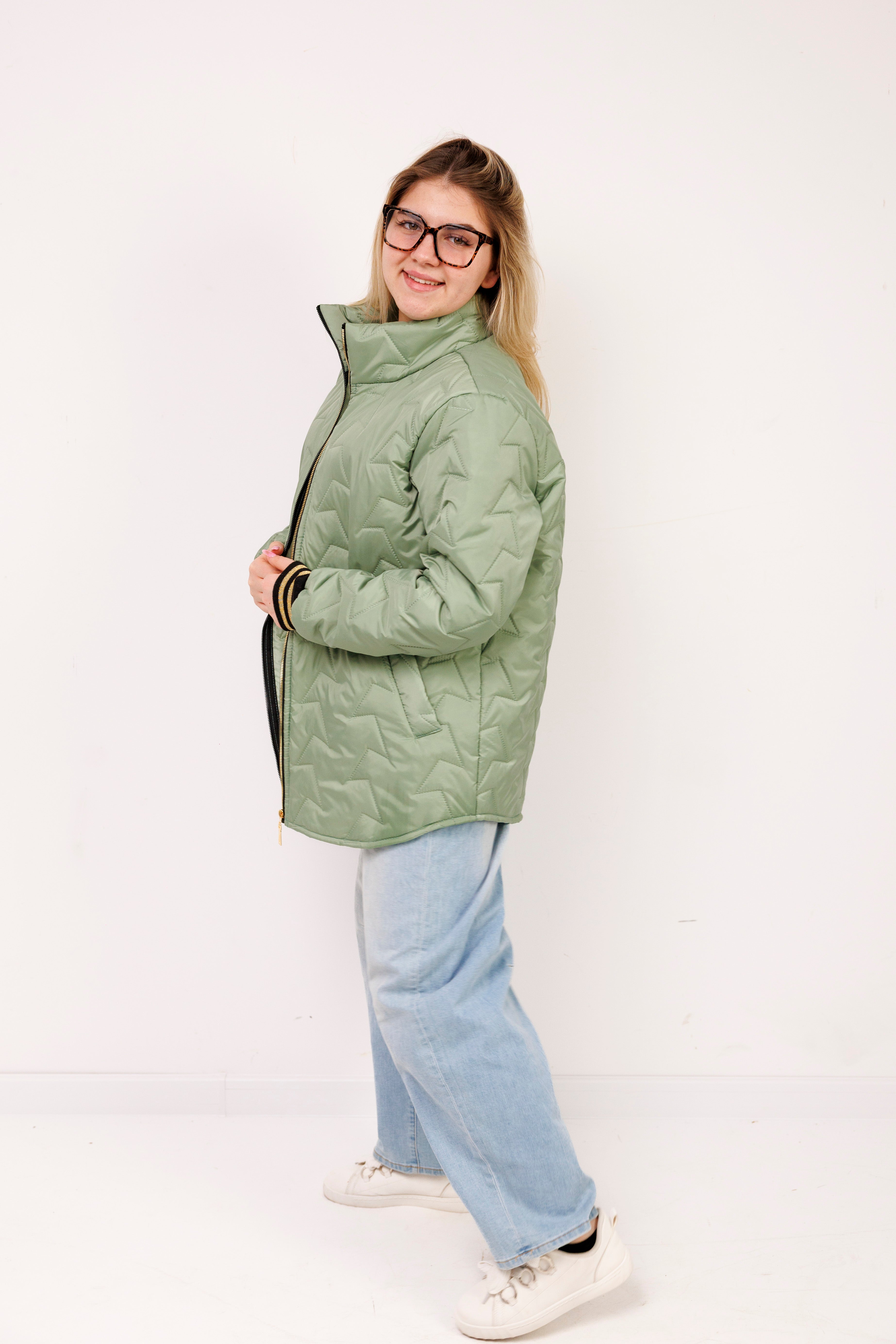 Kurtka ze ściągaczem duże rozmiary – polska produkcja, komfort i styl Szałwia