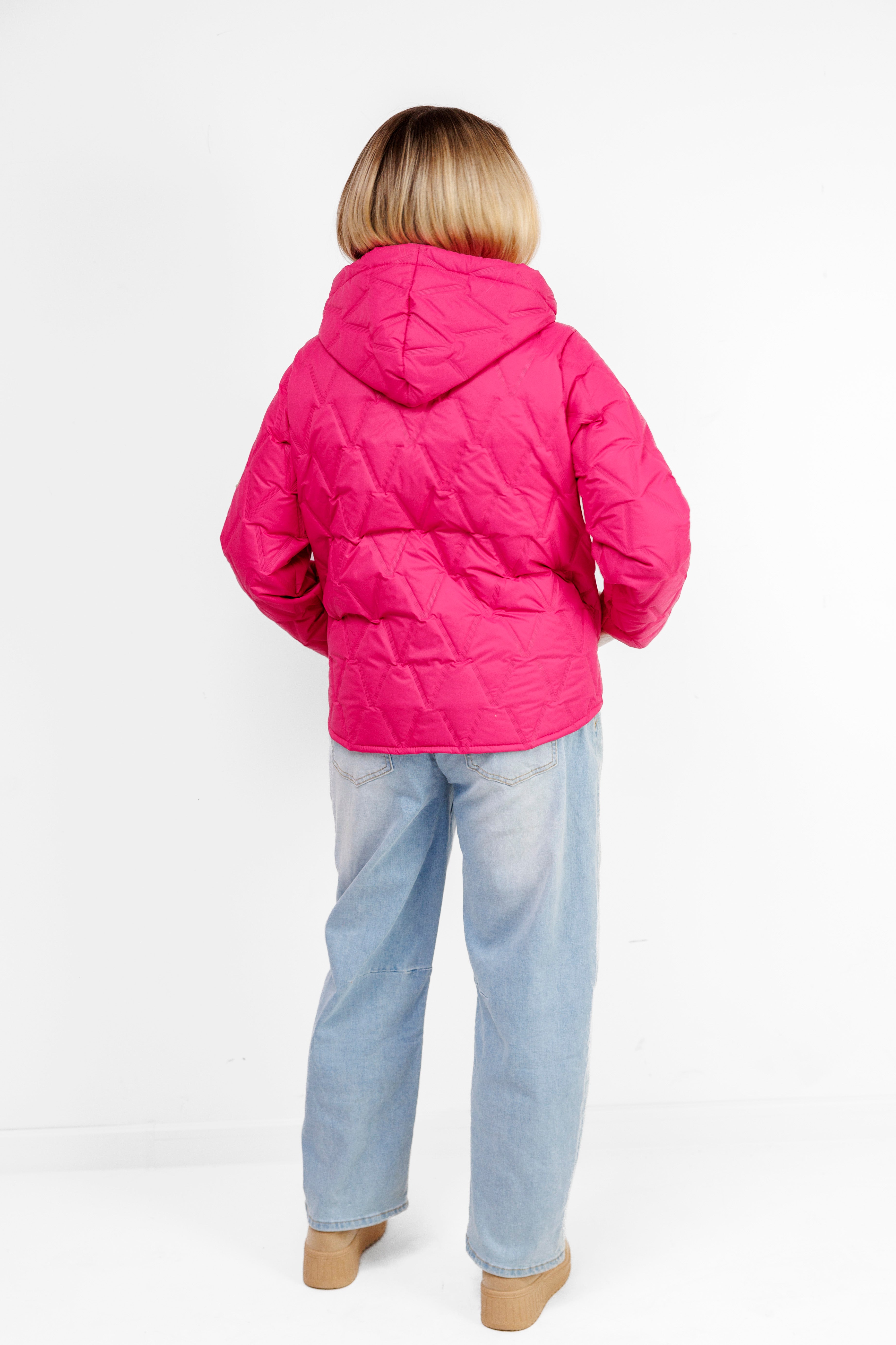 Krótka Kurtka Damska z Naszywką Polska Marka Plus Size Fuksja