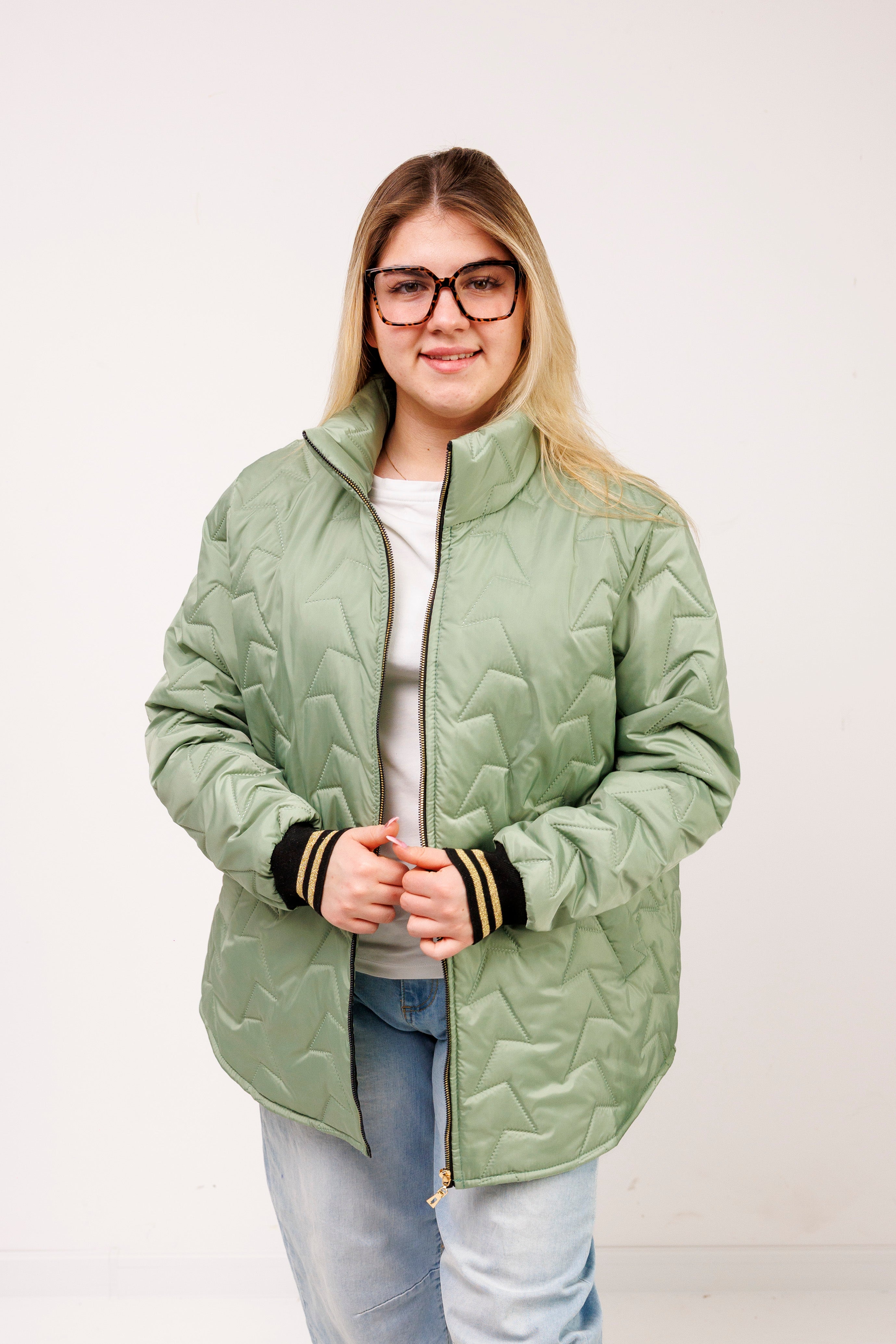 Kurtka ze ściągaczem duże rozmiary – polska produkcja, komfort i styl Szałwia