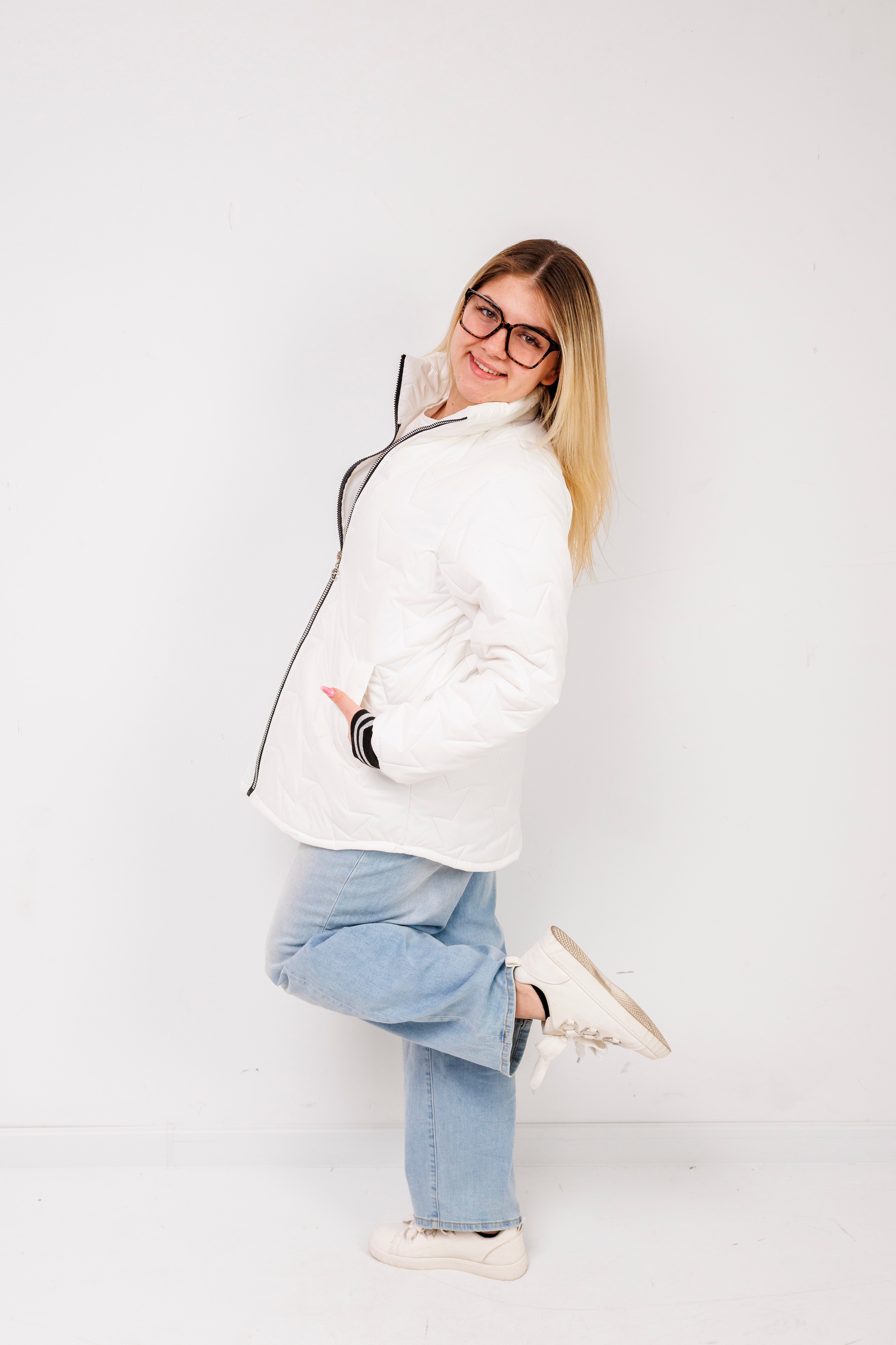 Kurtka ze ściągaczem duże rozmiary – polska produkcja, komfort i styl Krem