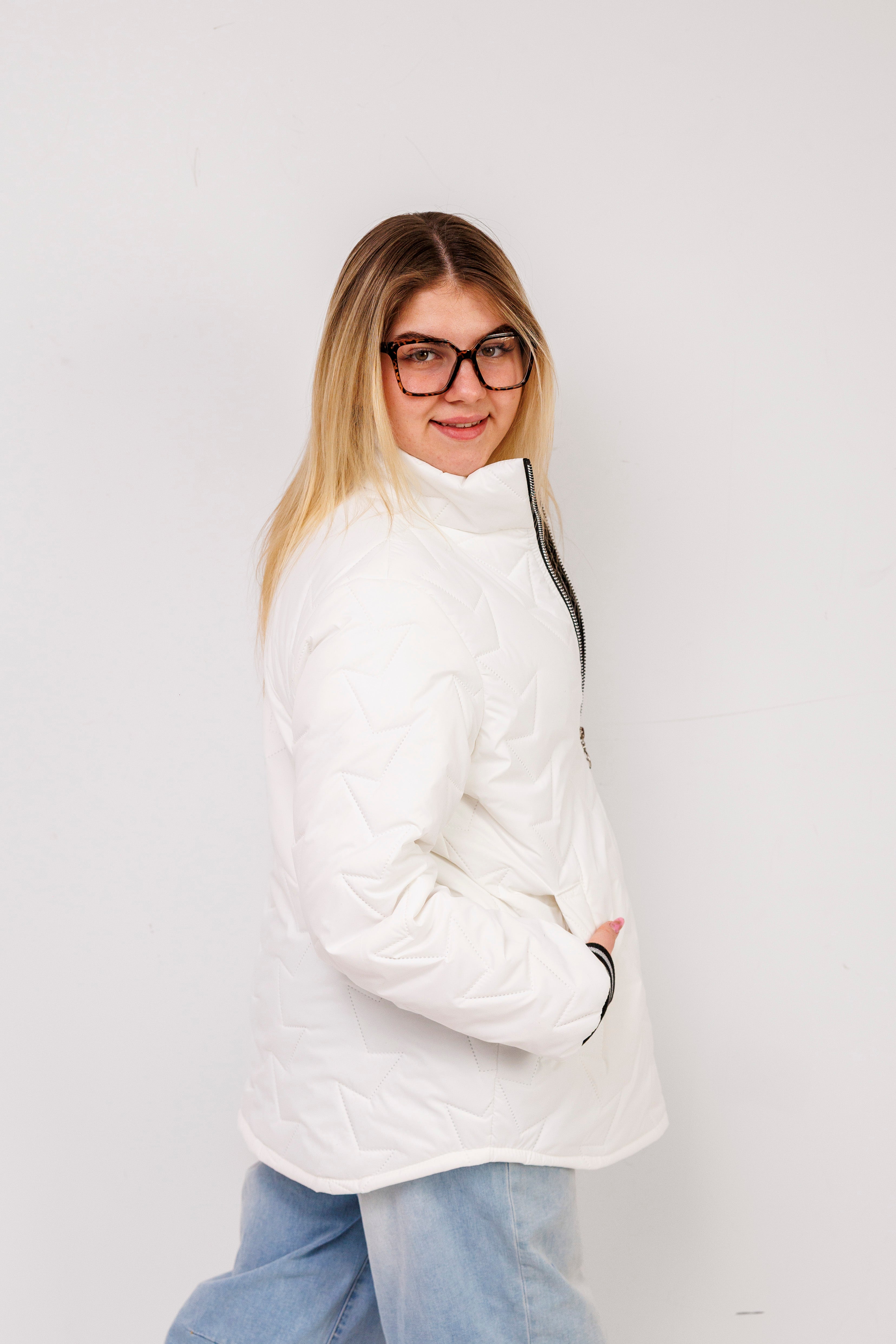 Kurtka ze ściągaczem duże rozmiary – polska produkcja, komfort i styl Krem