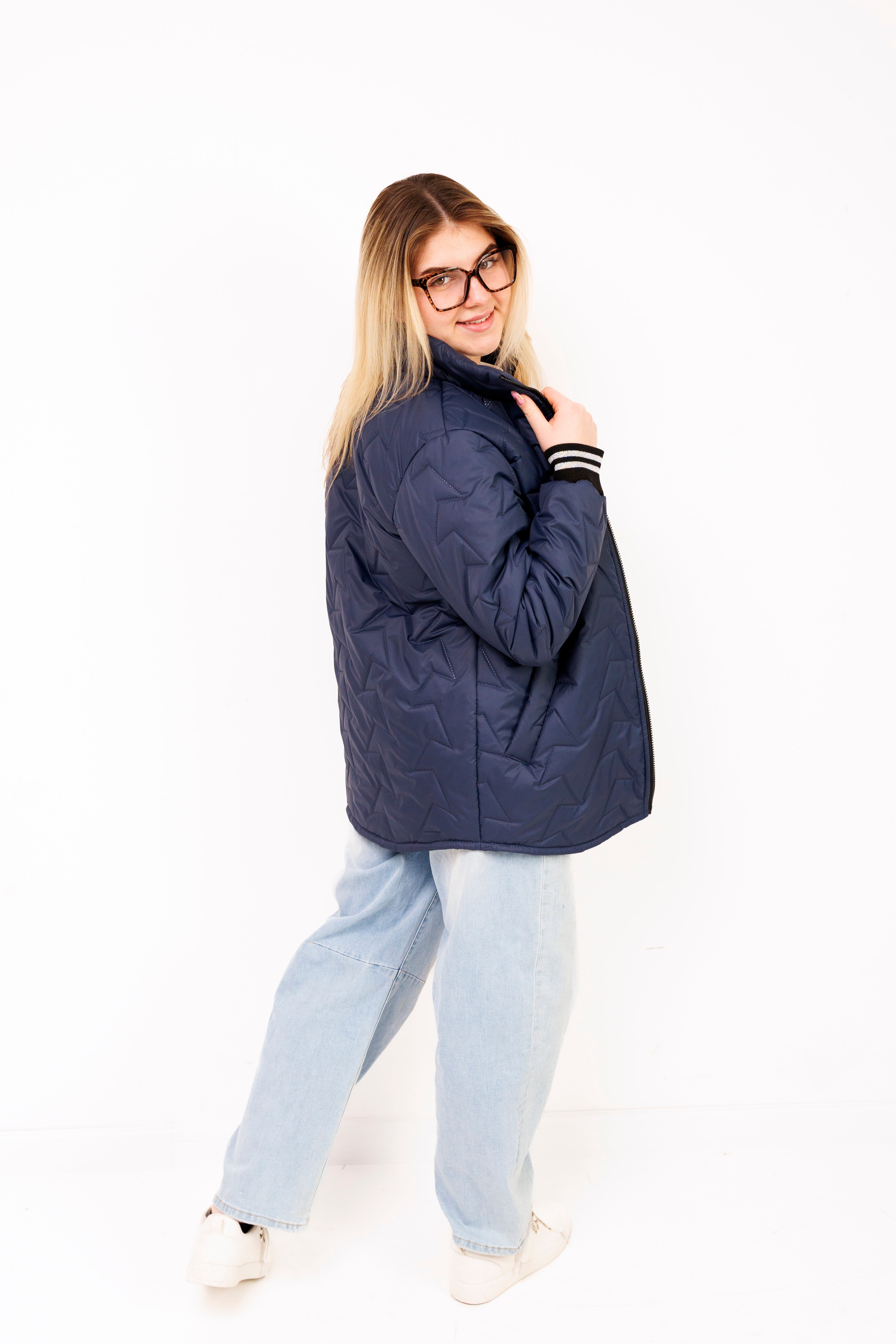 Kurtka ze ściągaczem duże rozmiary – polska produkcja, komfort i styl Granat