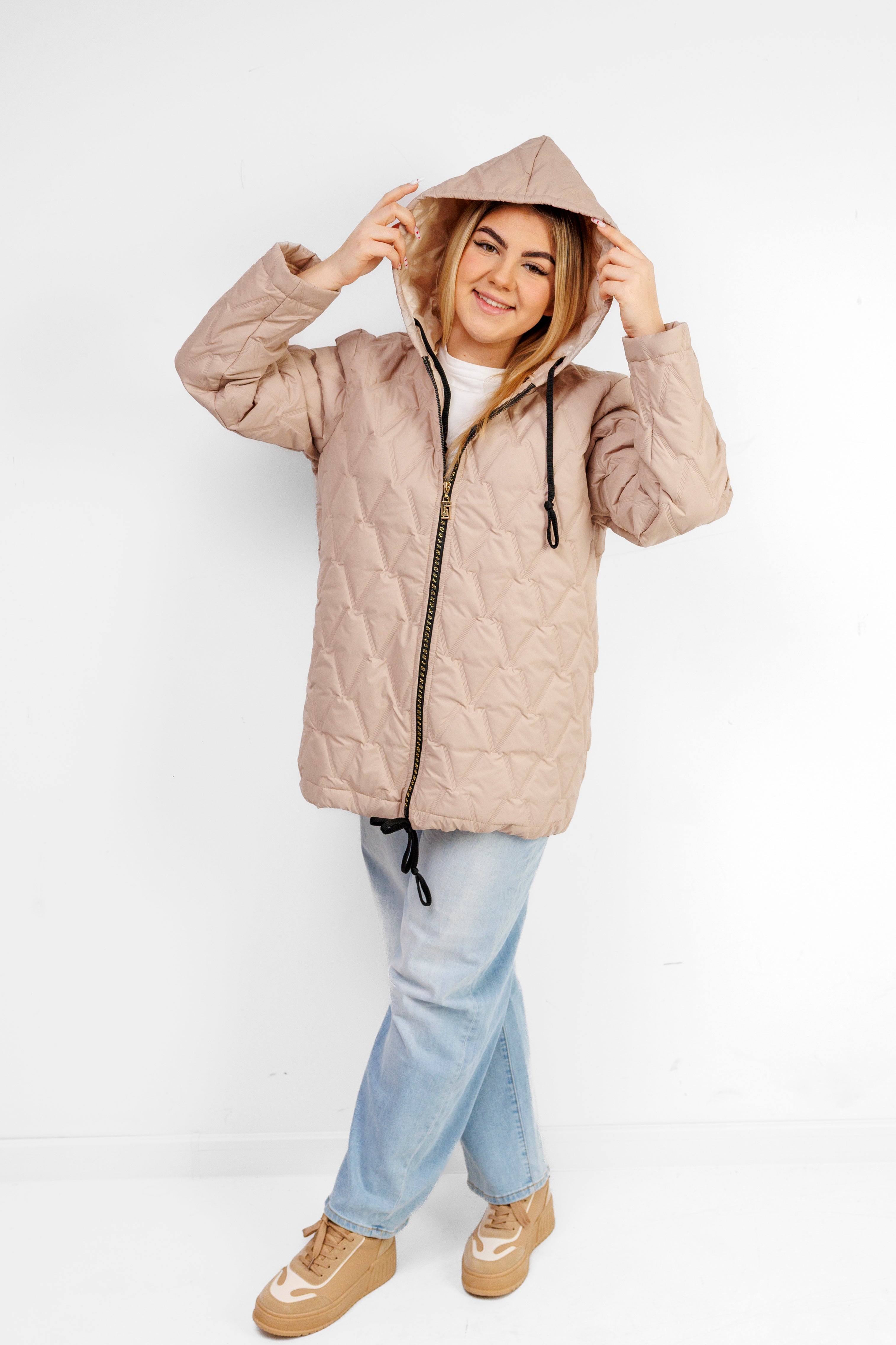Kurtka Damska Regulowana Sznurkami Polska Produkcja Duże Rozmiary Beż
