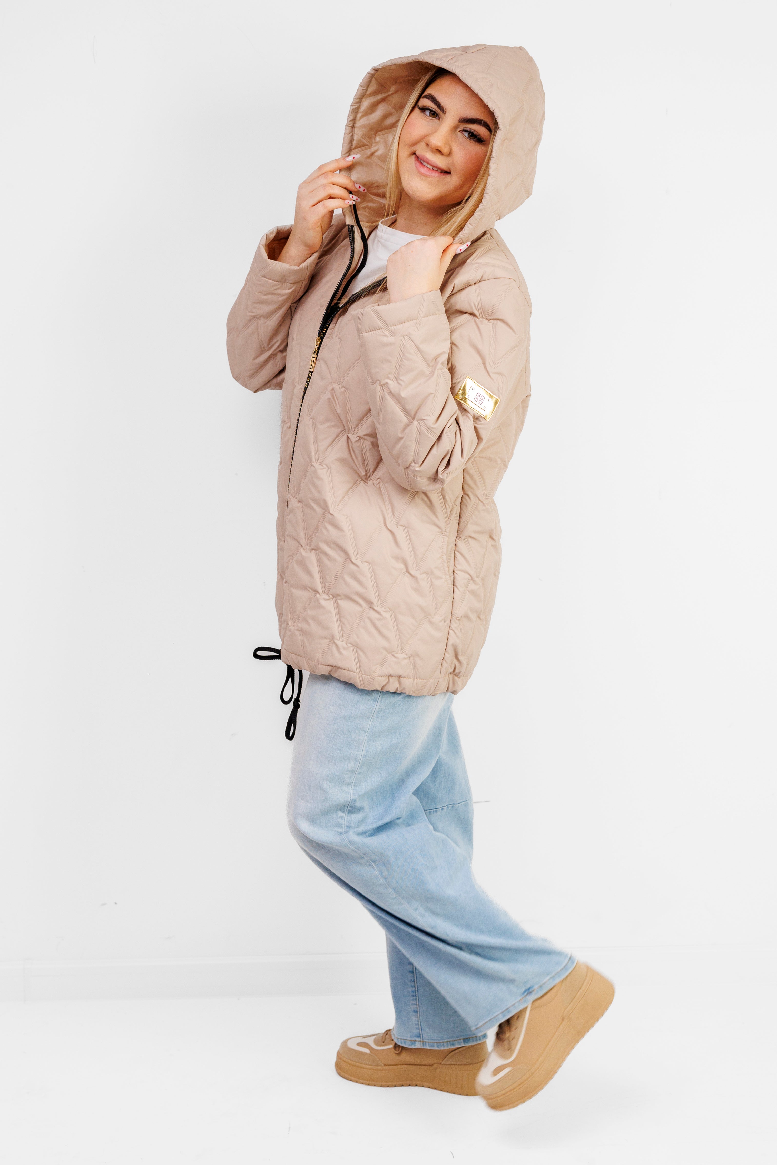 Kurtka Damska Regulowana Sznurkami Polska Produkcja Duże Rozmiary Beż