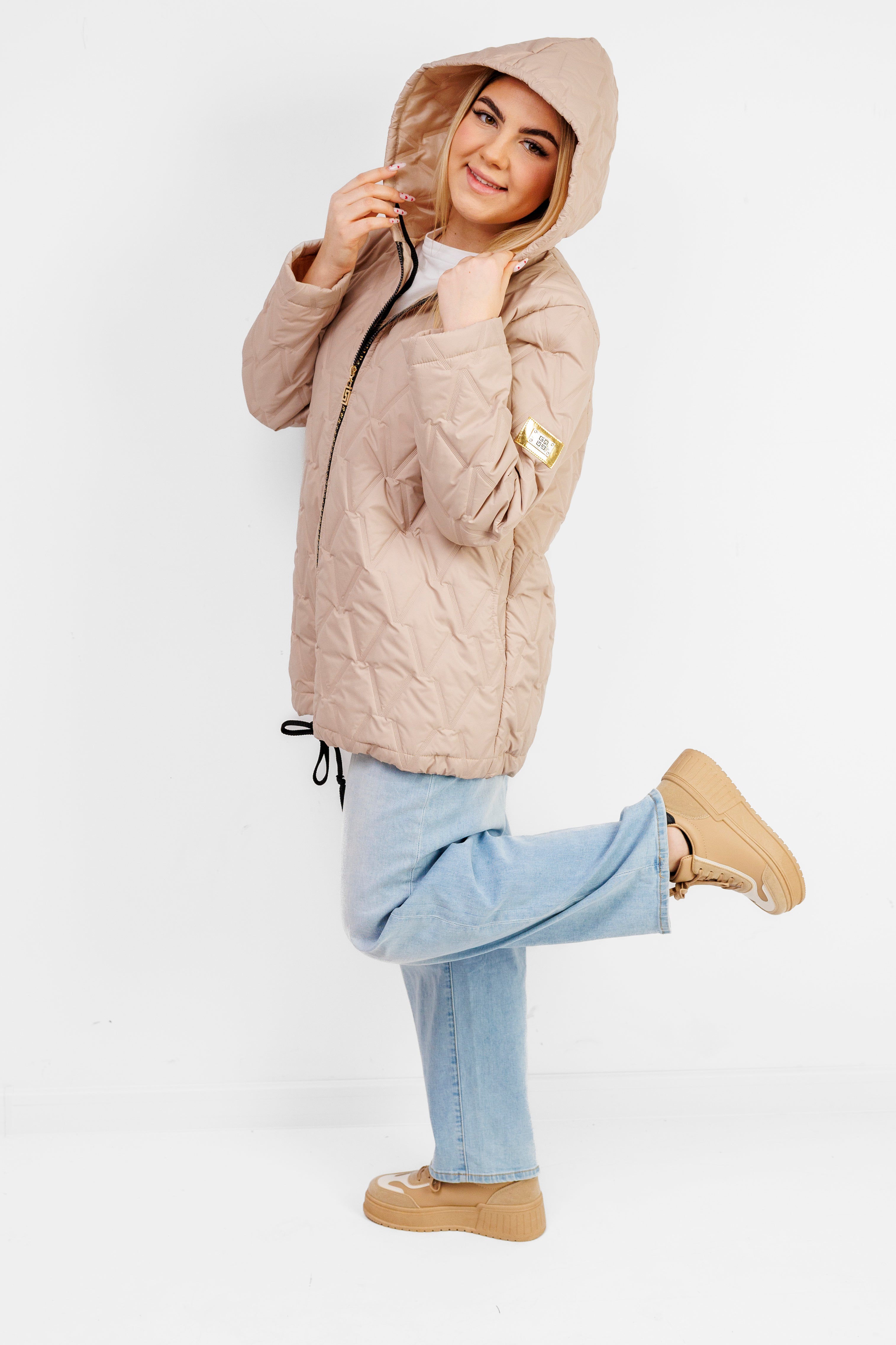 Kurtka Damska Regulowana Sznurkami Polska Produkcja Duże Rozmiary Beż