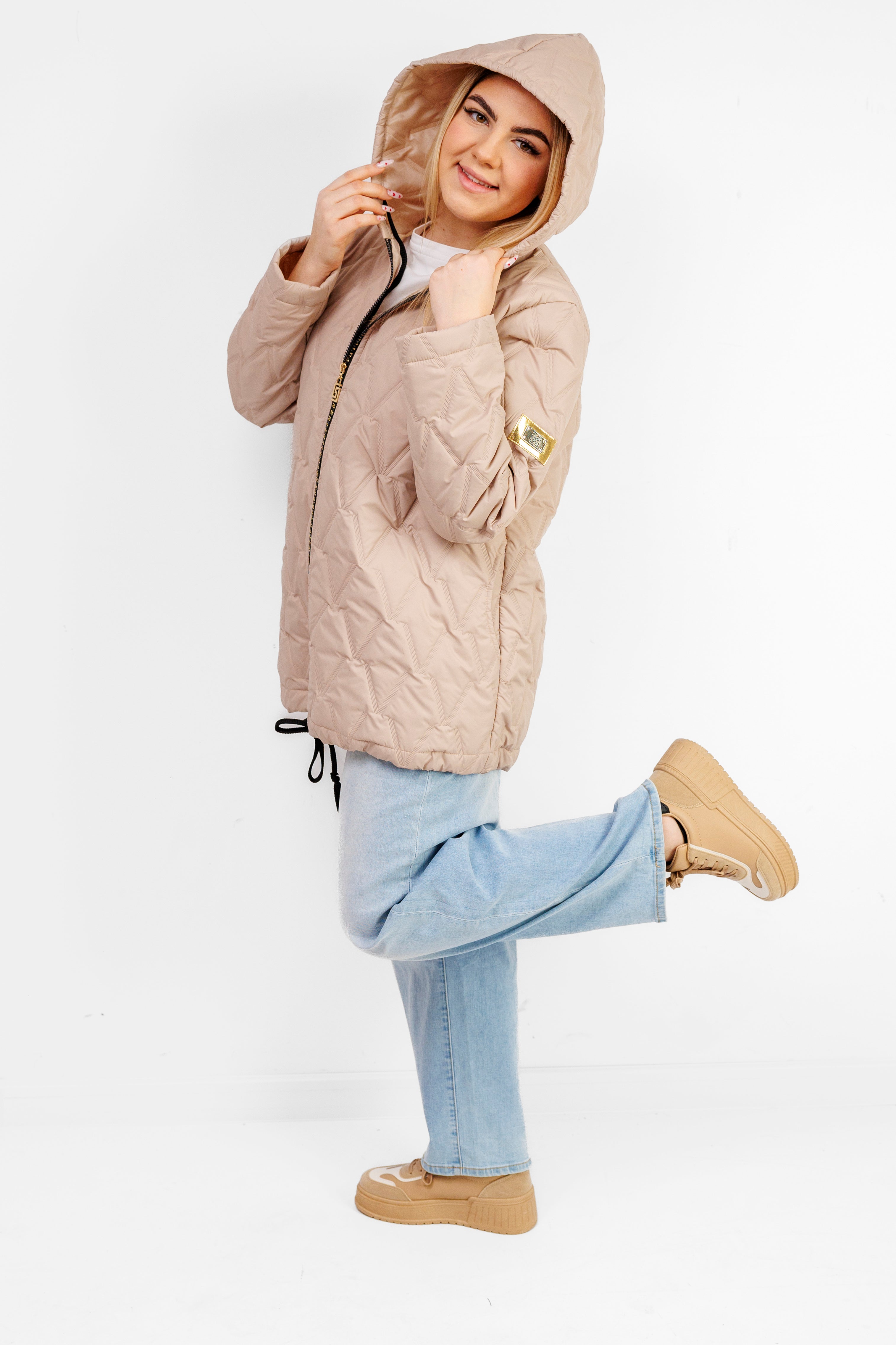 Kurtka Damska Regulowana Sznurkami Polska Produkcja Duże Rozmiary Beż