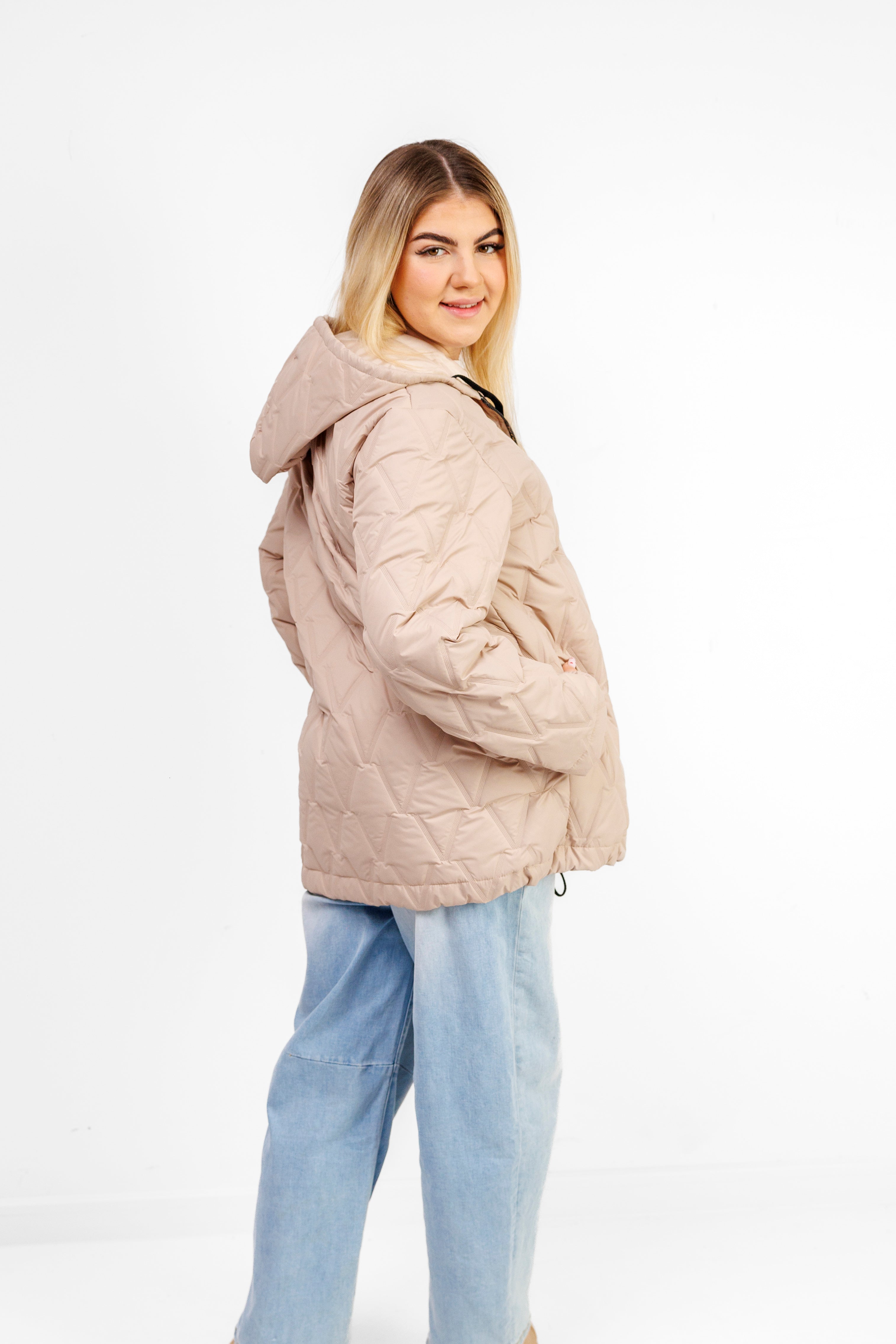 Kurtka Damska Regulowana Sznurkami Polska Produkcja Duże Rozmiary Beż