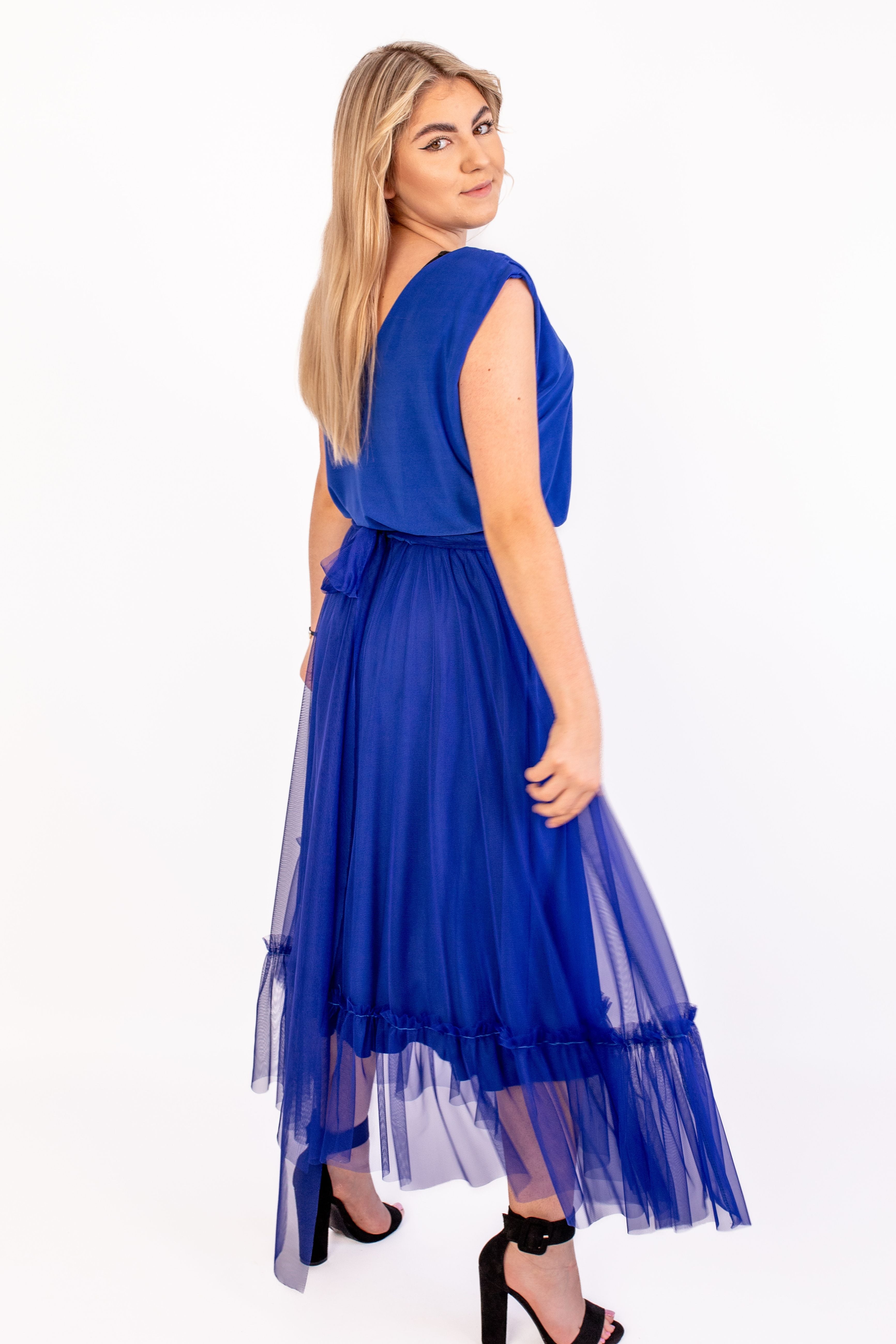 Modna zwiewna sukienka na impreze Chaber