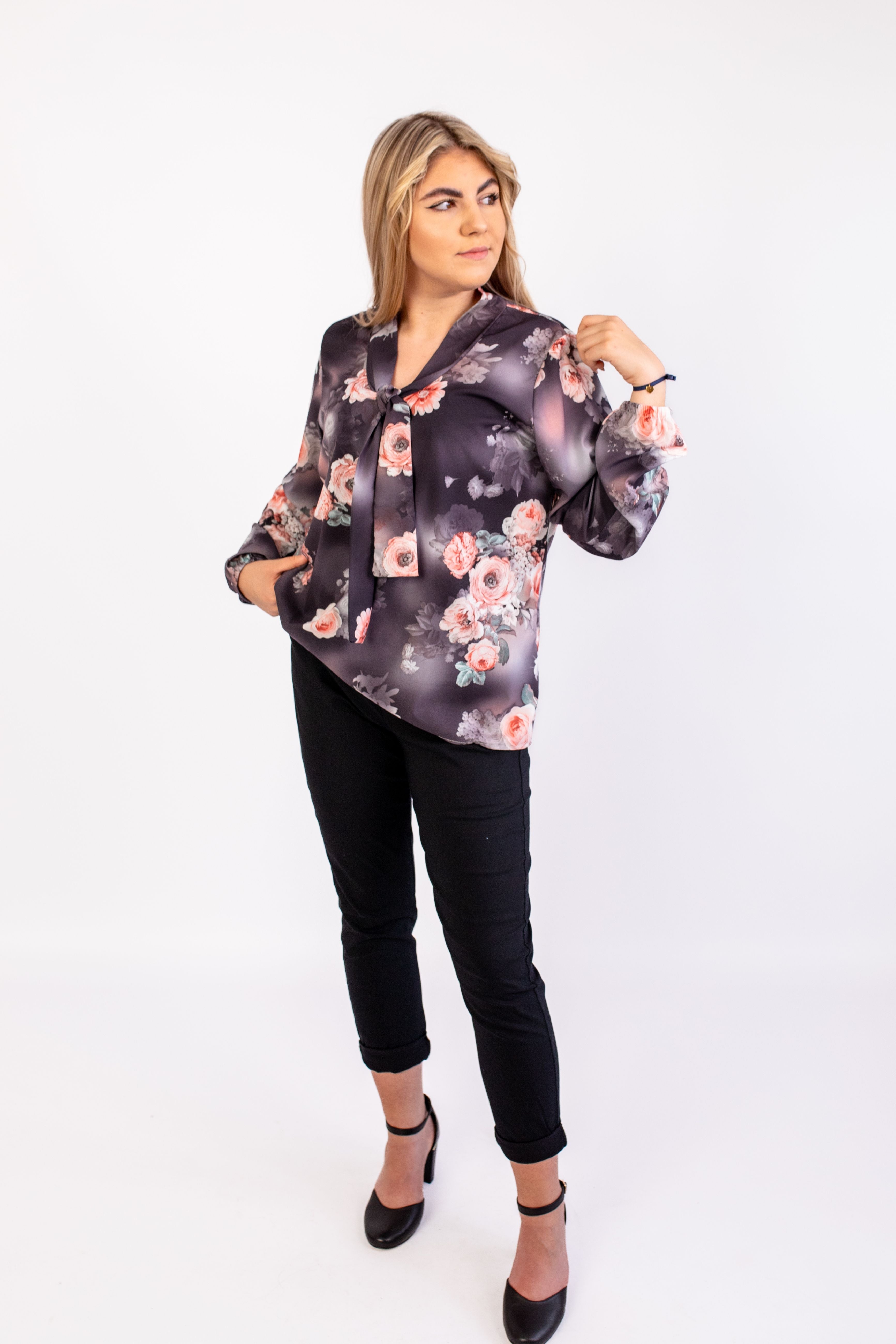 Elegancka modna szykowna bluzka z krawatem Wzór 6