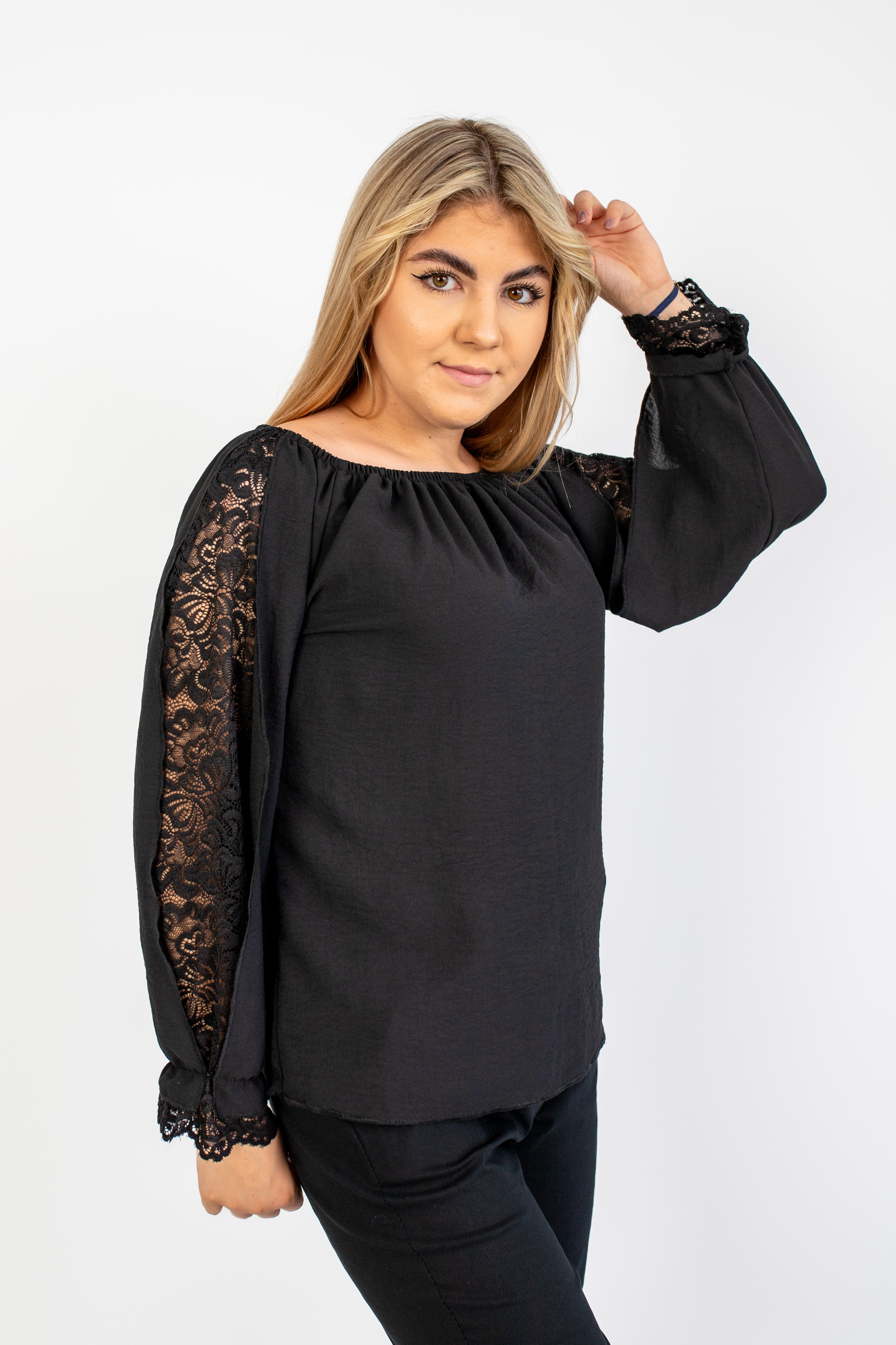 Luźna elegancka bluzka z długim rękawem z ukrytą koronką Czarny