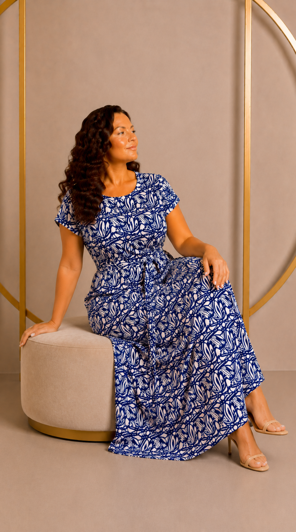 Sukienka maxi plus size z dzianinowej wiskozy – polska produkcja Wzór 4