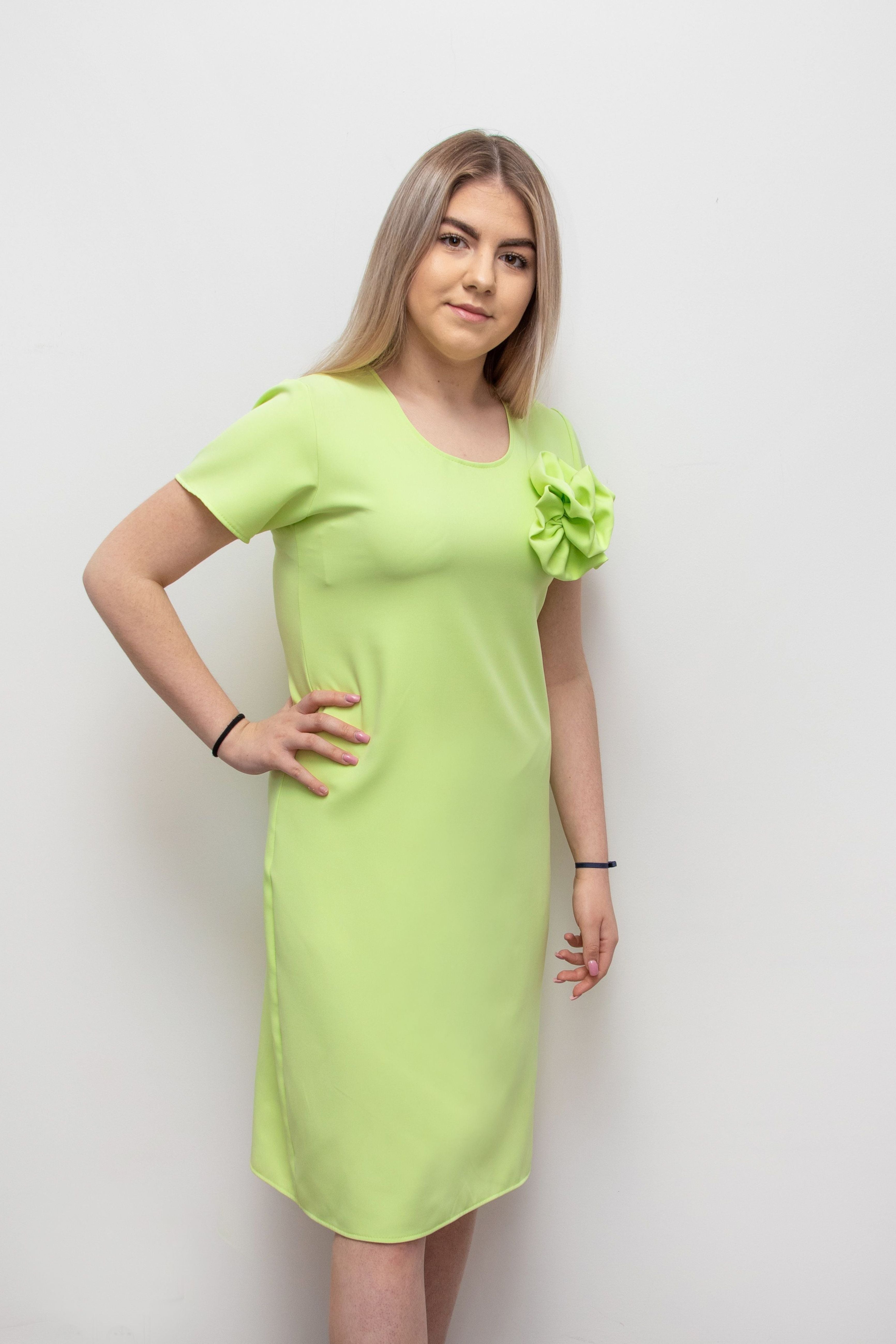 Elegancka sukienka damska z różą Limonka