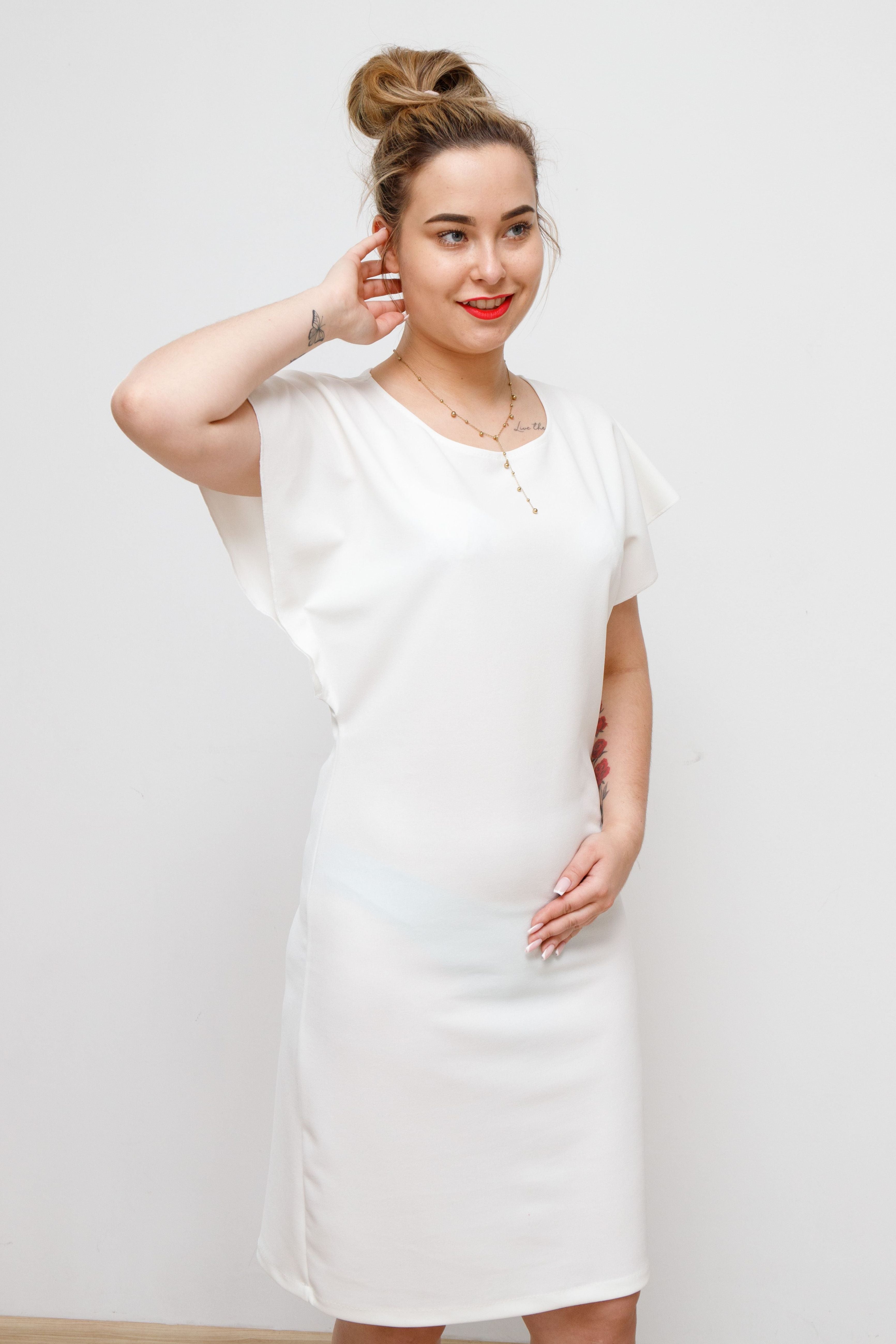 Modna  kobieca gustowna sukienka Krem
