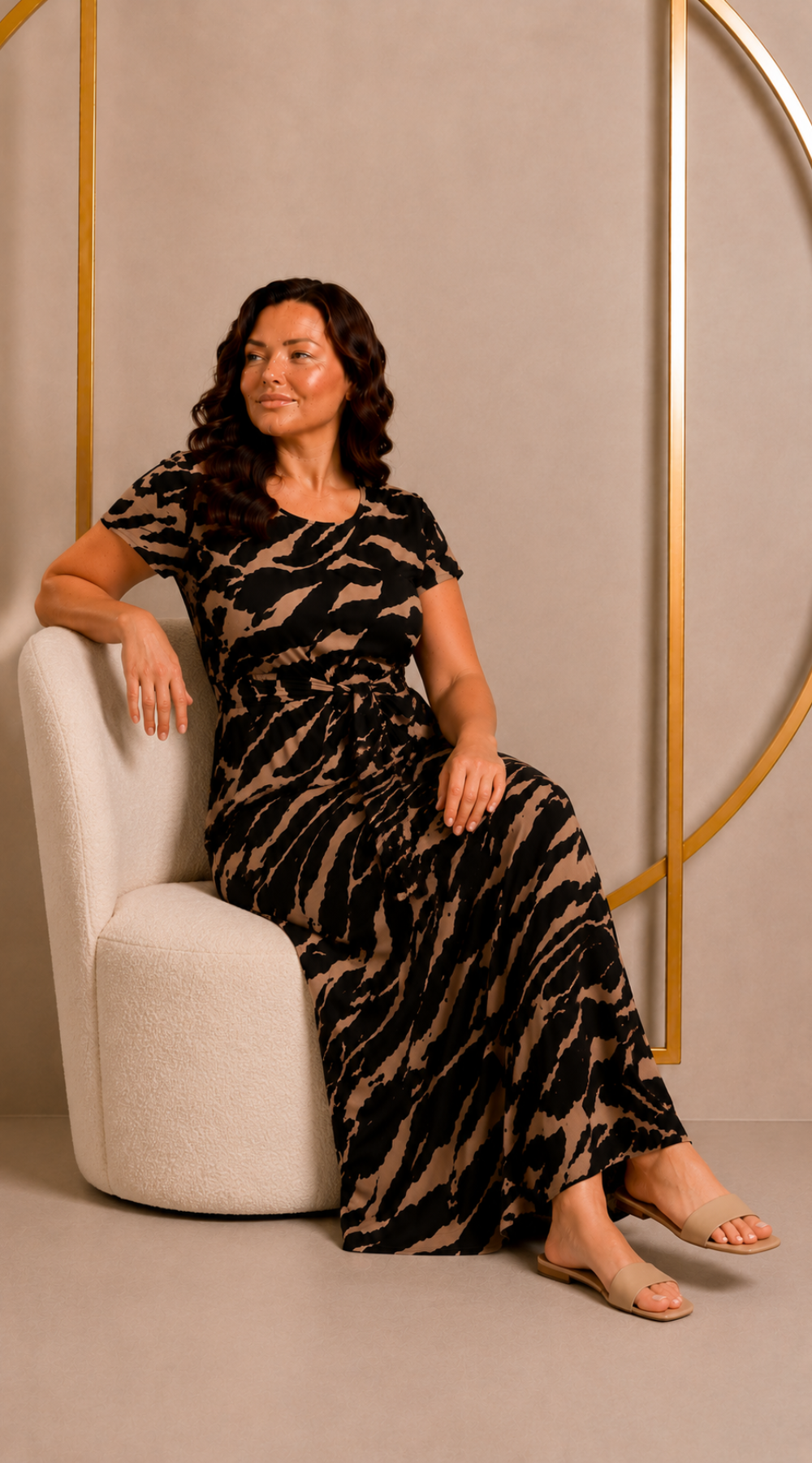 Sukienka maxi plus size z dzianinowej wiskozy – polska produkcja Wzór 2
