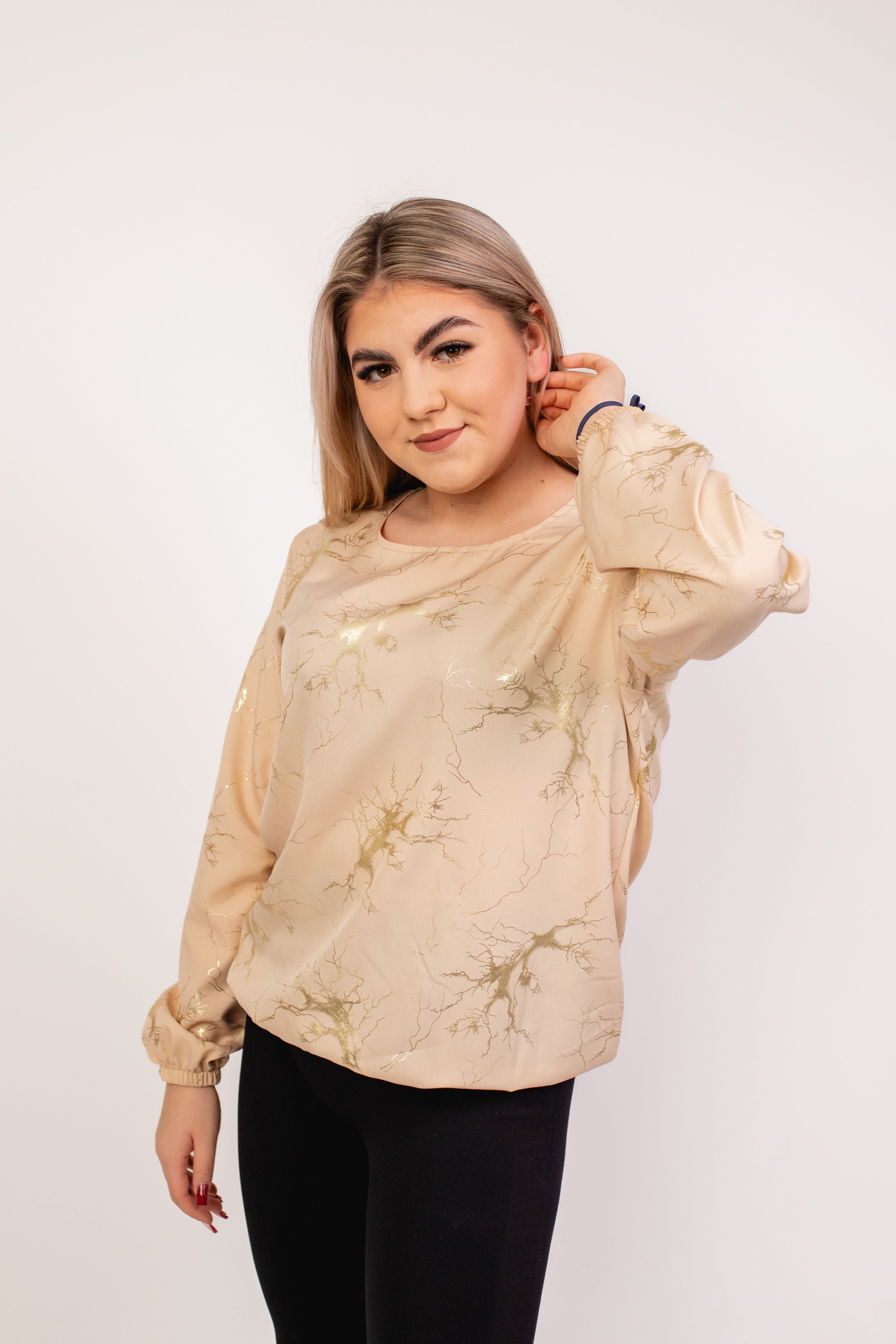 Elegancka wygodna bluzka z długim rękawem Beż