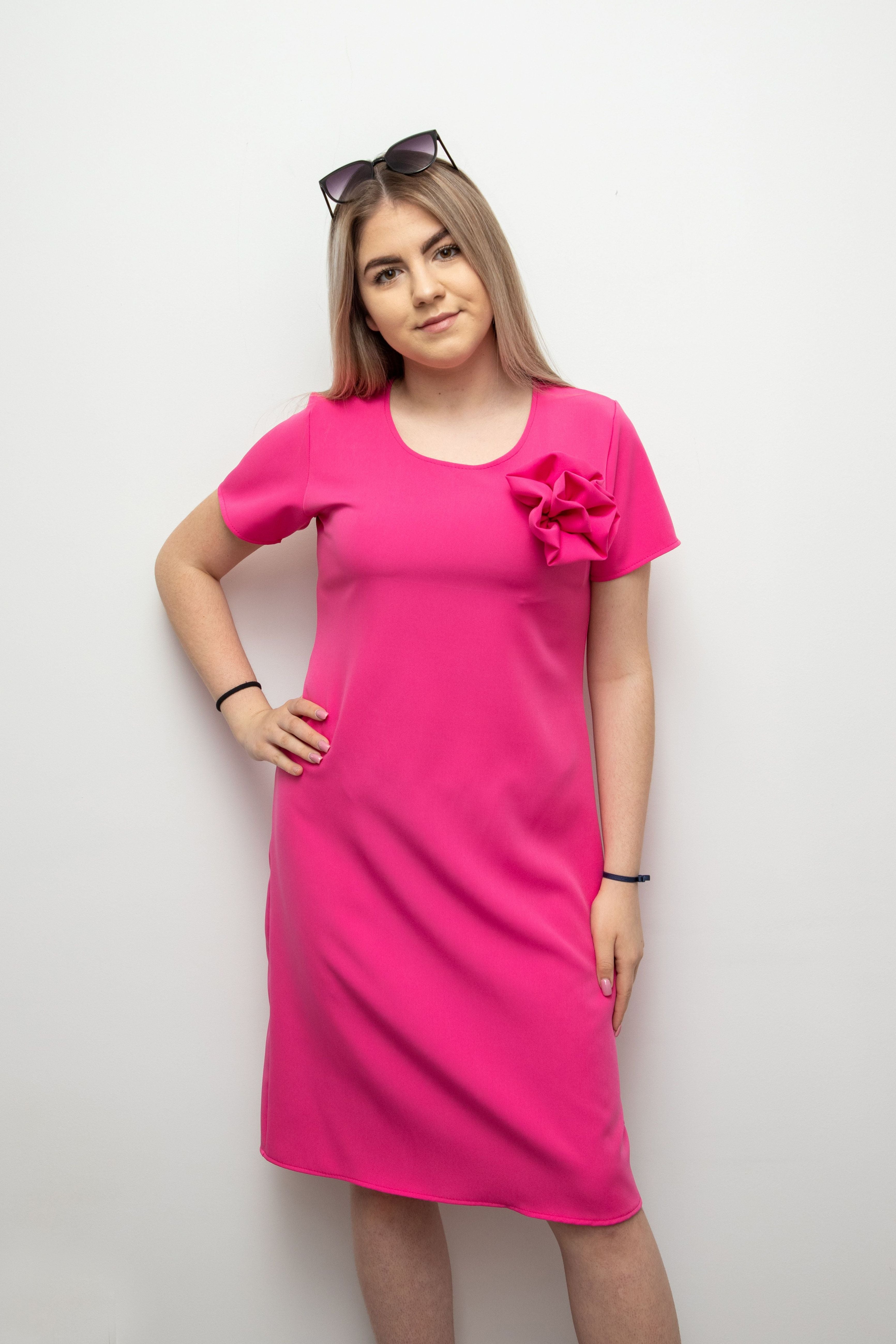 Elegancka sukienka damska z różą Fuksja