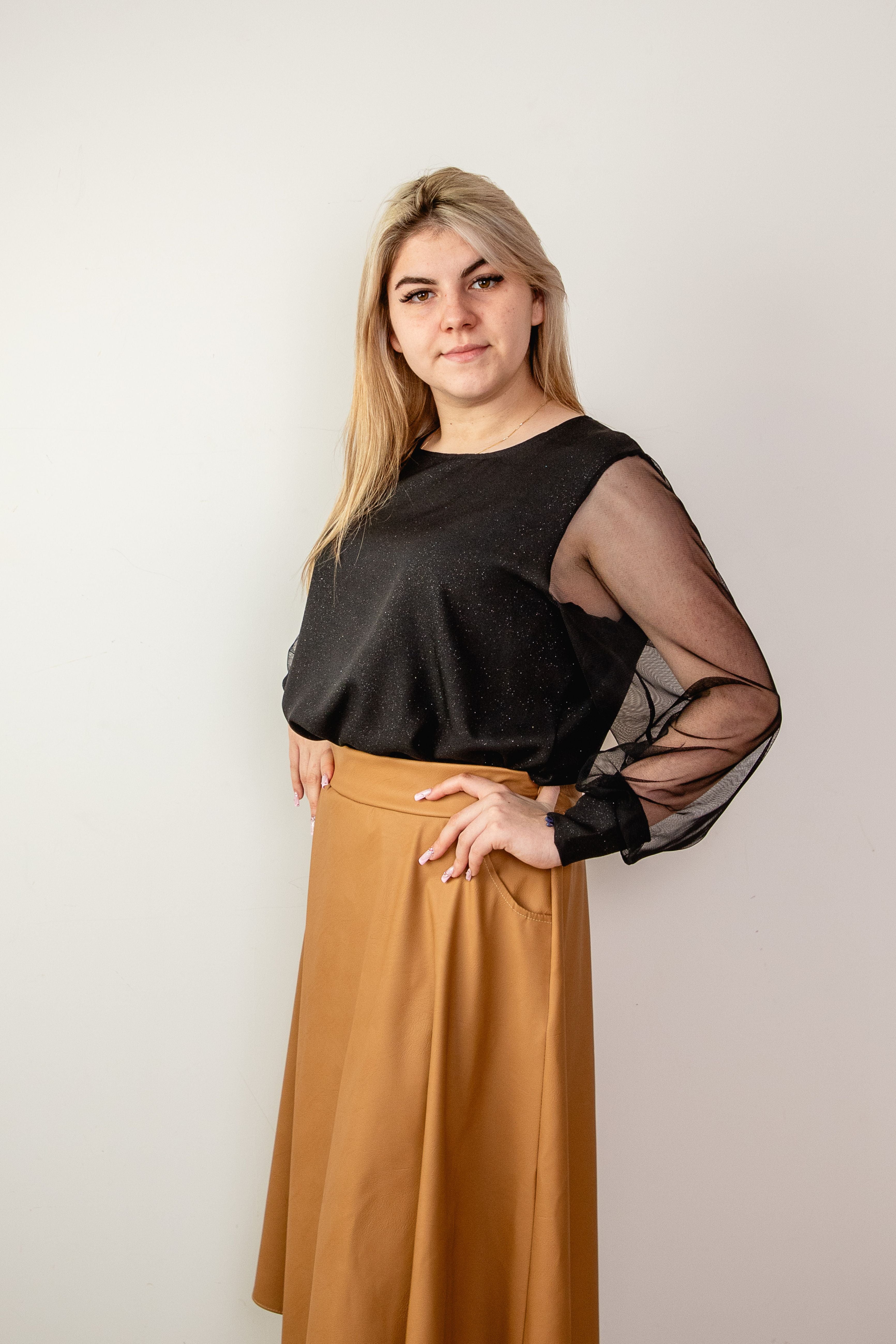 Świecąca tiulowa kobieca bluzka Czarny