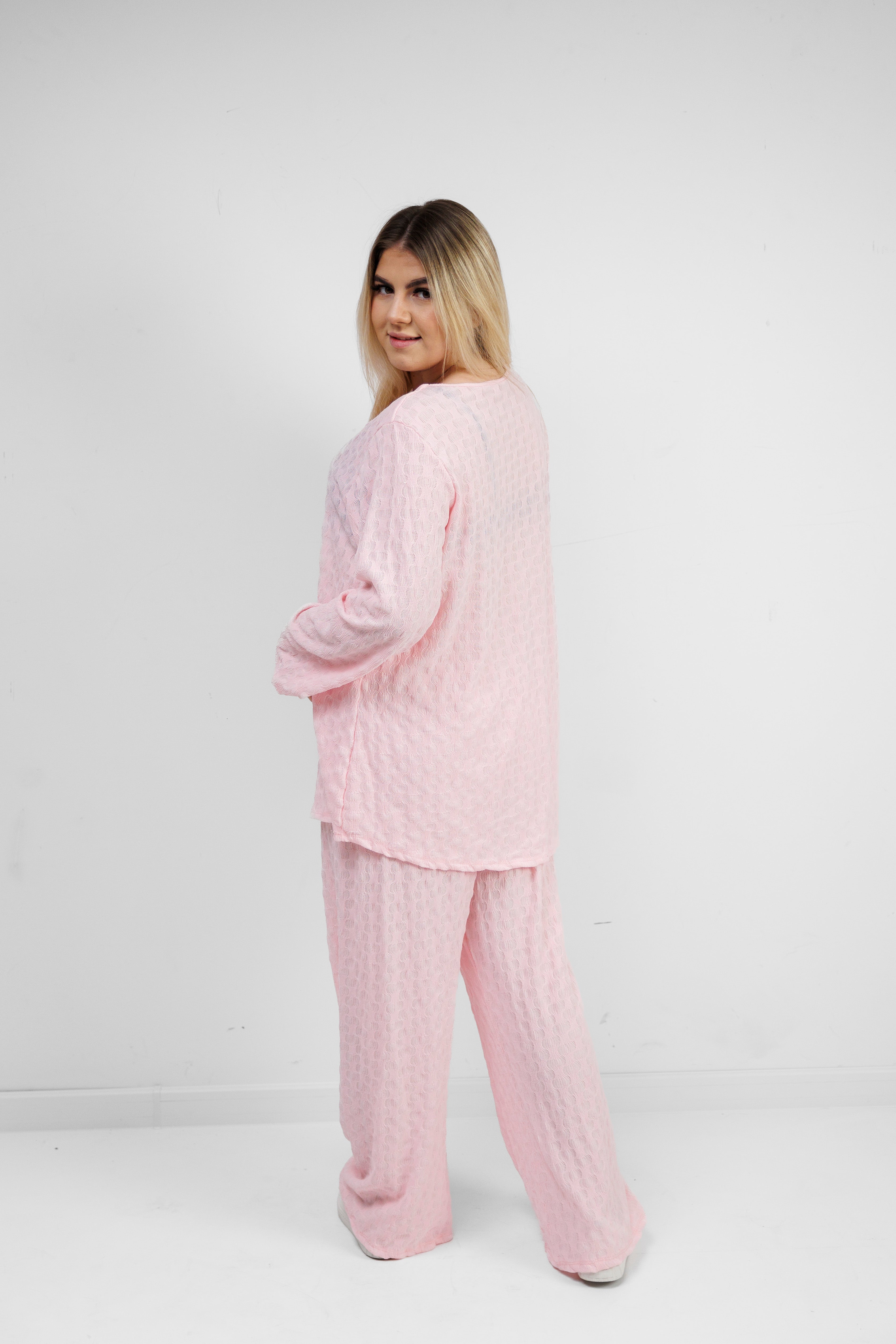 Zwiewny komplet z wiskozy z dekoracyjną broszką Pudrowy róż