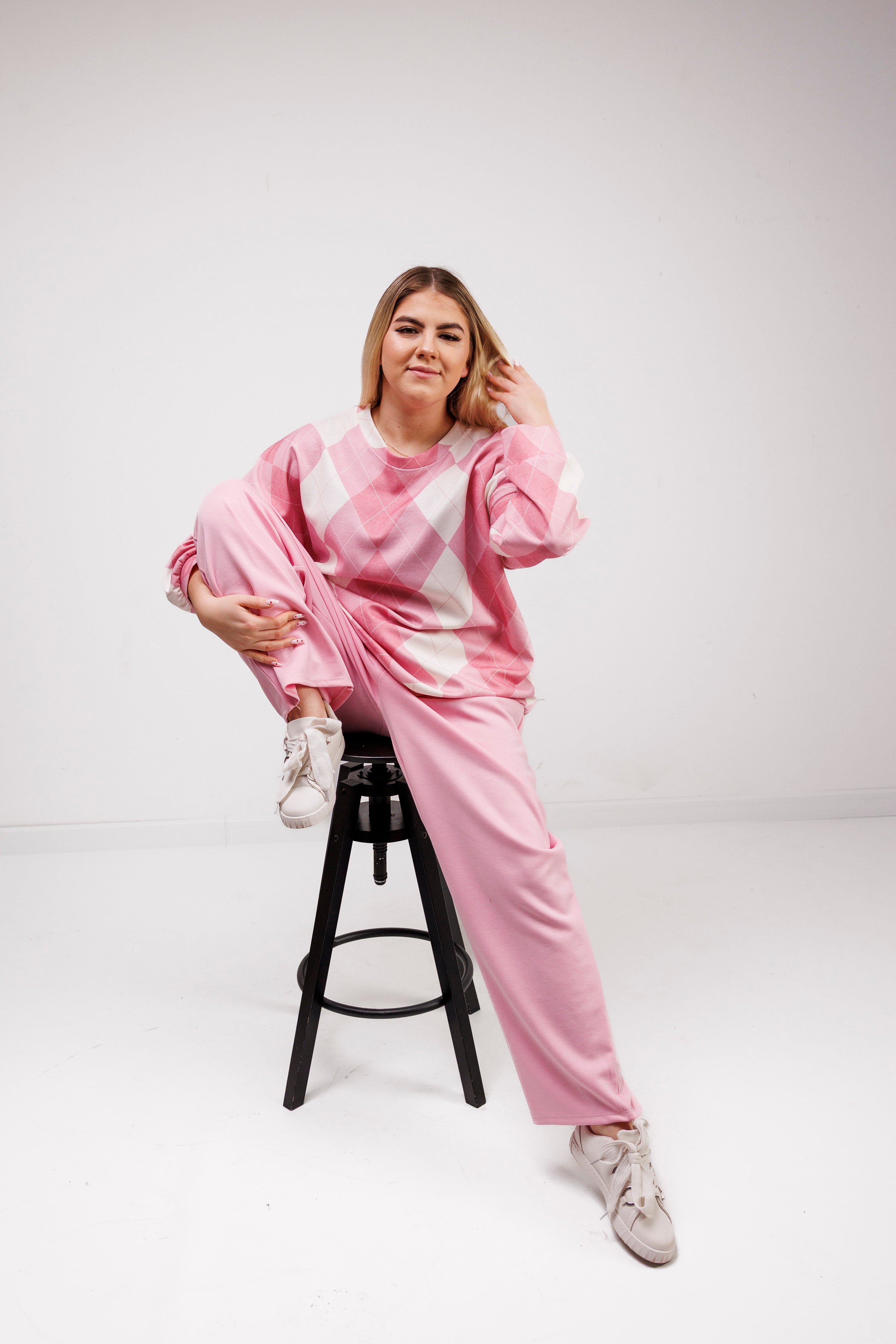 Komplet dresowy z miękkiej wiskozy w romby Różowy