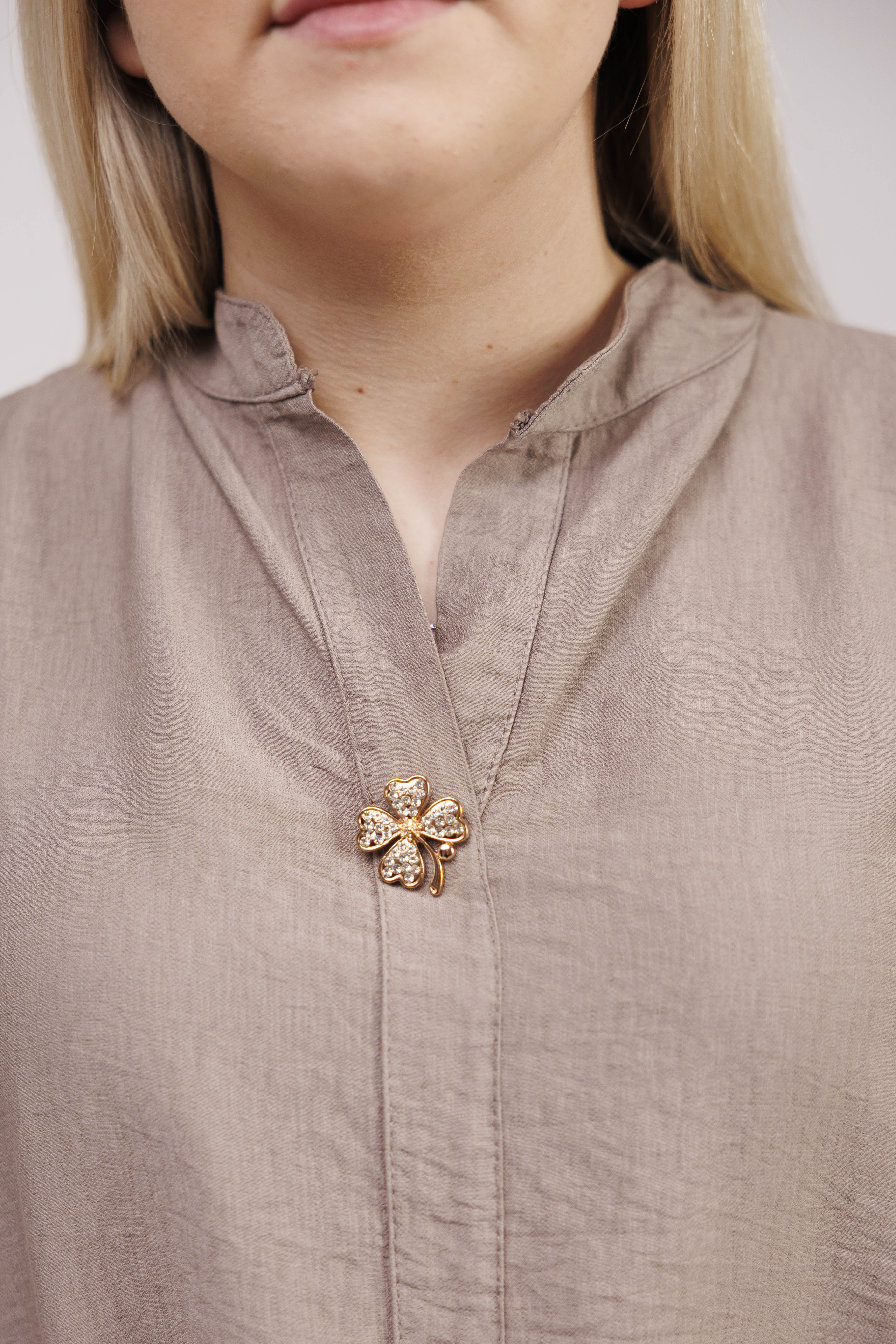 Wiskozowa bluzka z luźnym rękawem i dekoltem V Fango