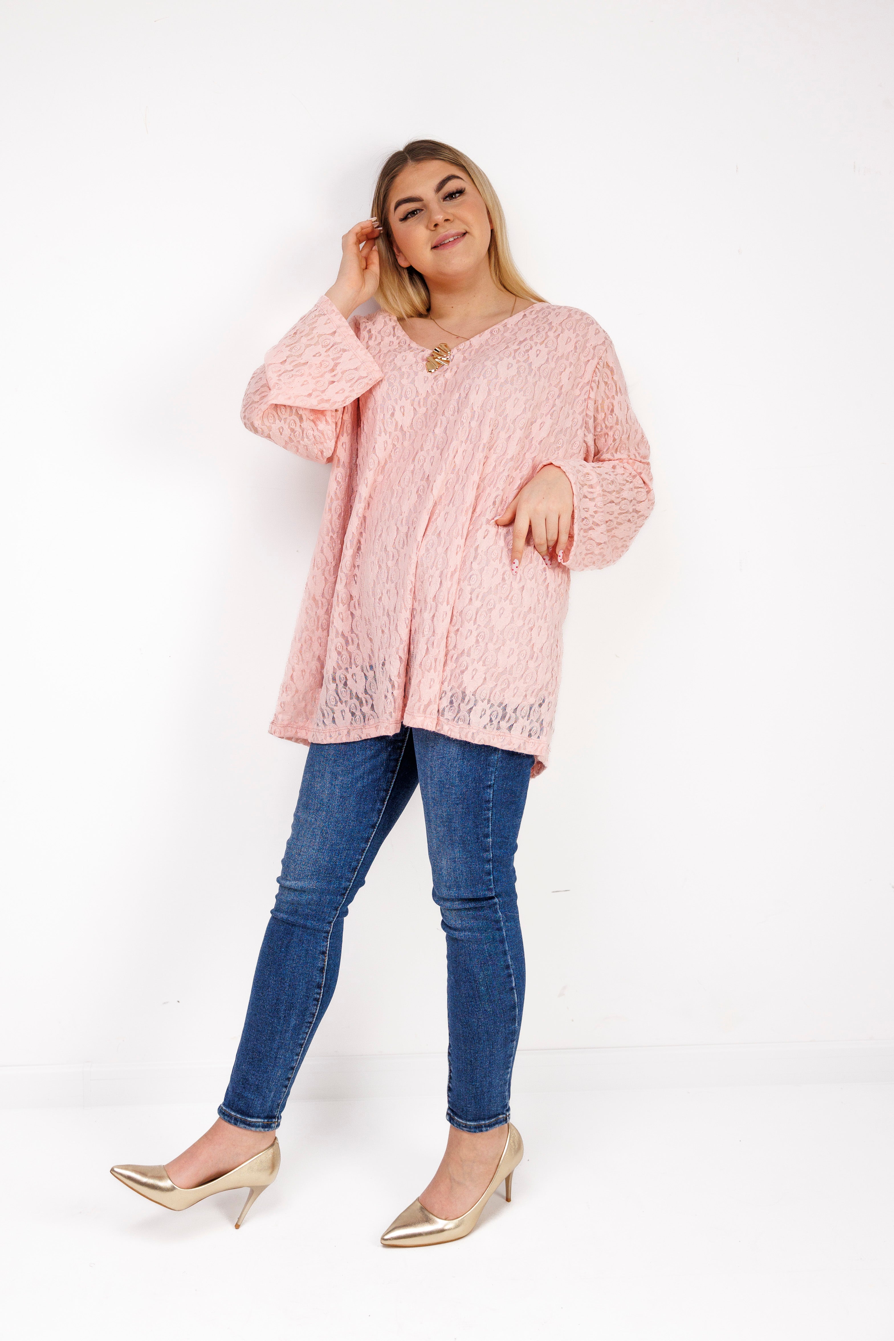 Bluzka z ażurowej koronki z biżuteryjną przypinką Pudrowy Róż