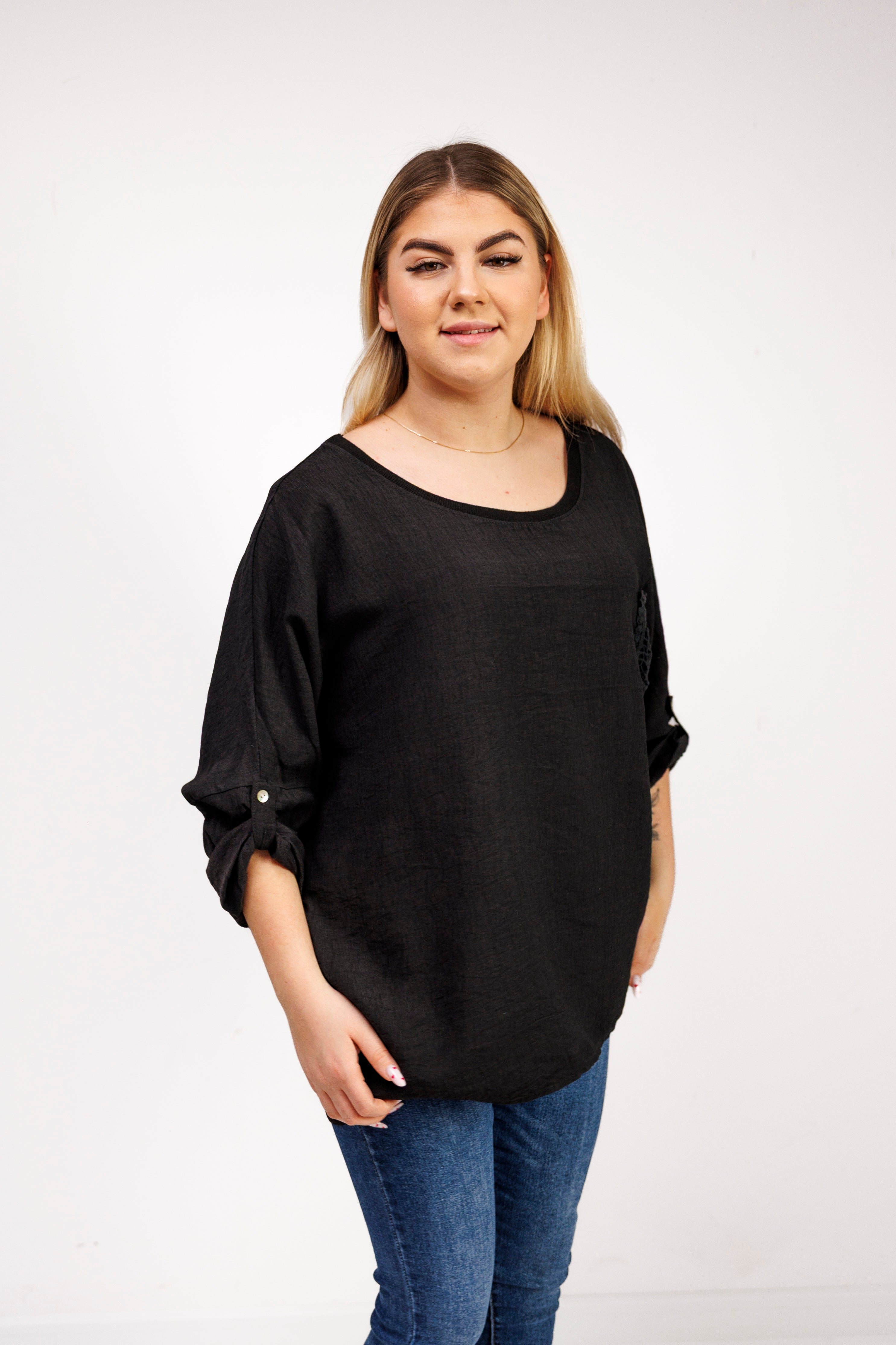 Bluzka z 100% wiskozy z ozdobną kieszonką Czarny