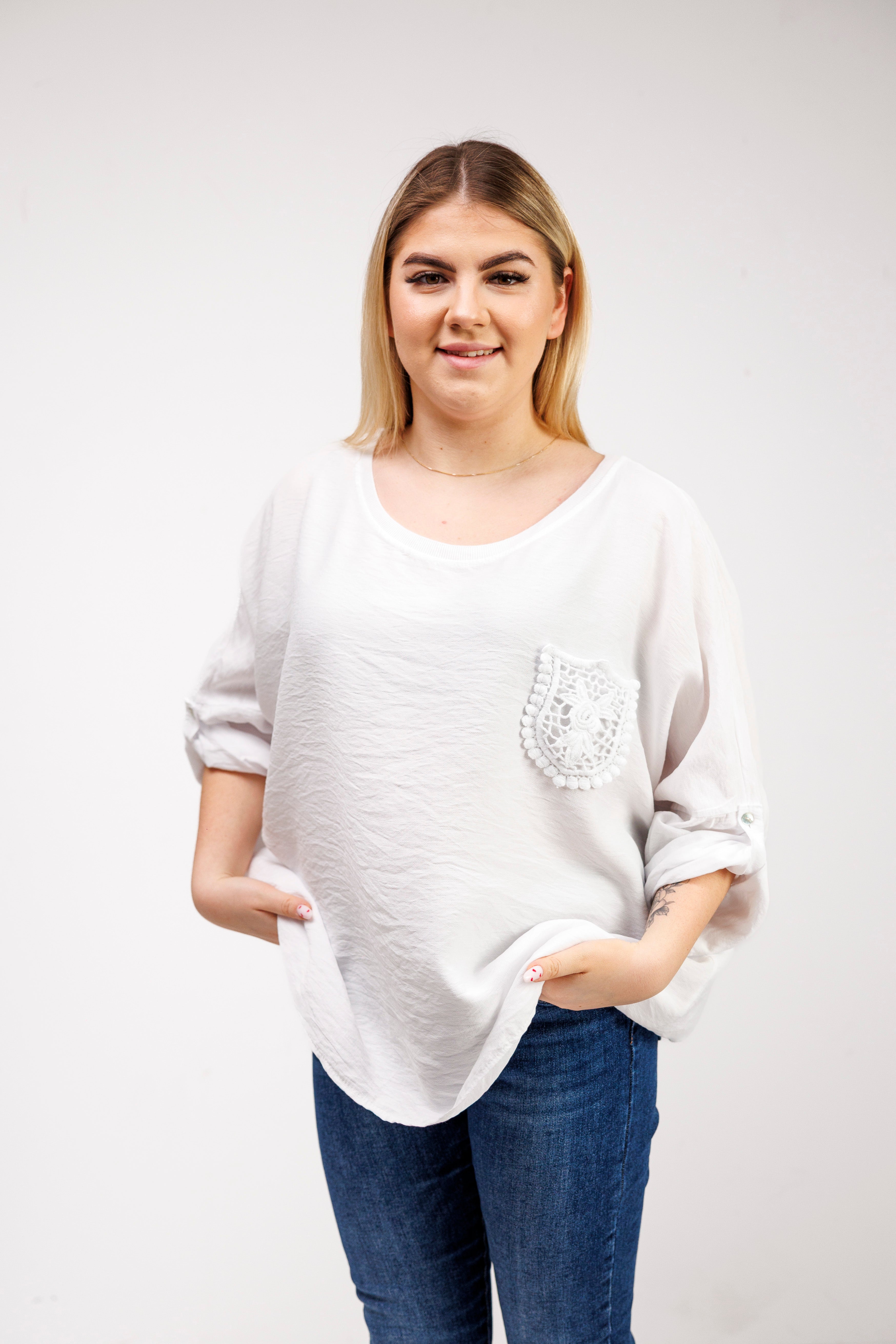 Bluzka z 100% wiskozy z ozdobną kieszonką Krem