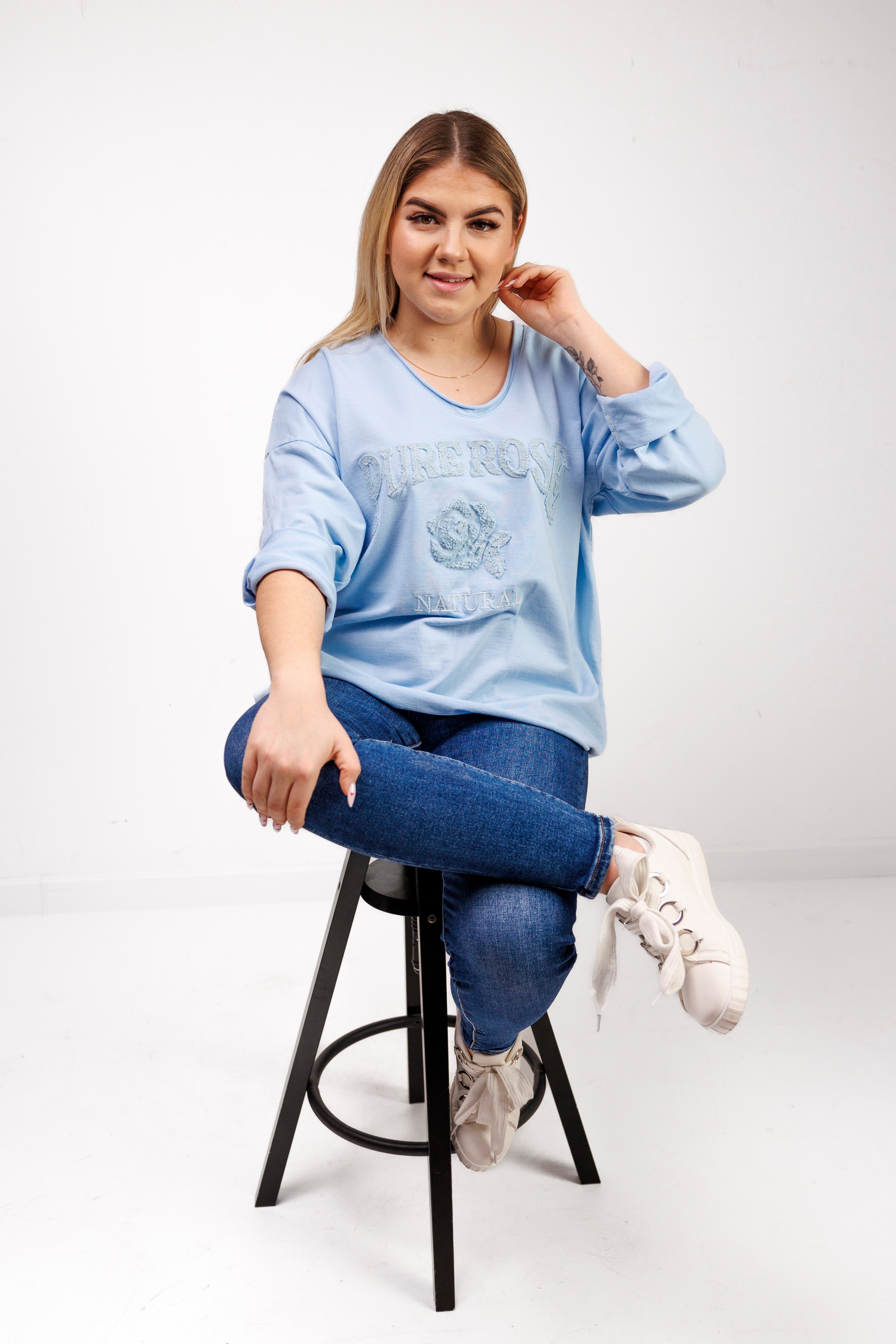 Bluzka z 100% bawełny z ozdobnym haftem Błękit