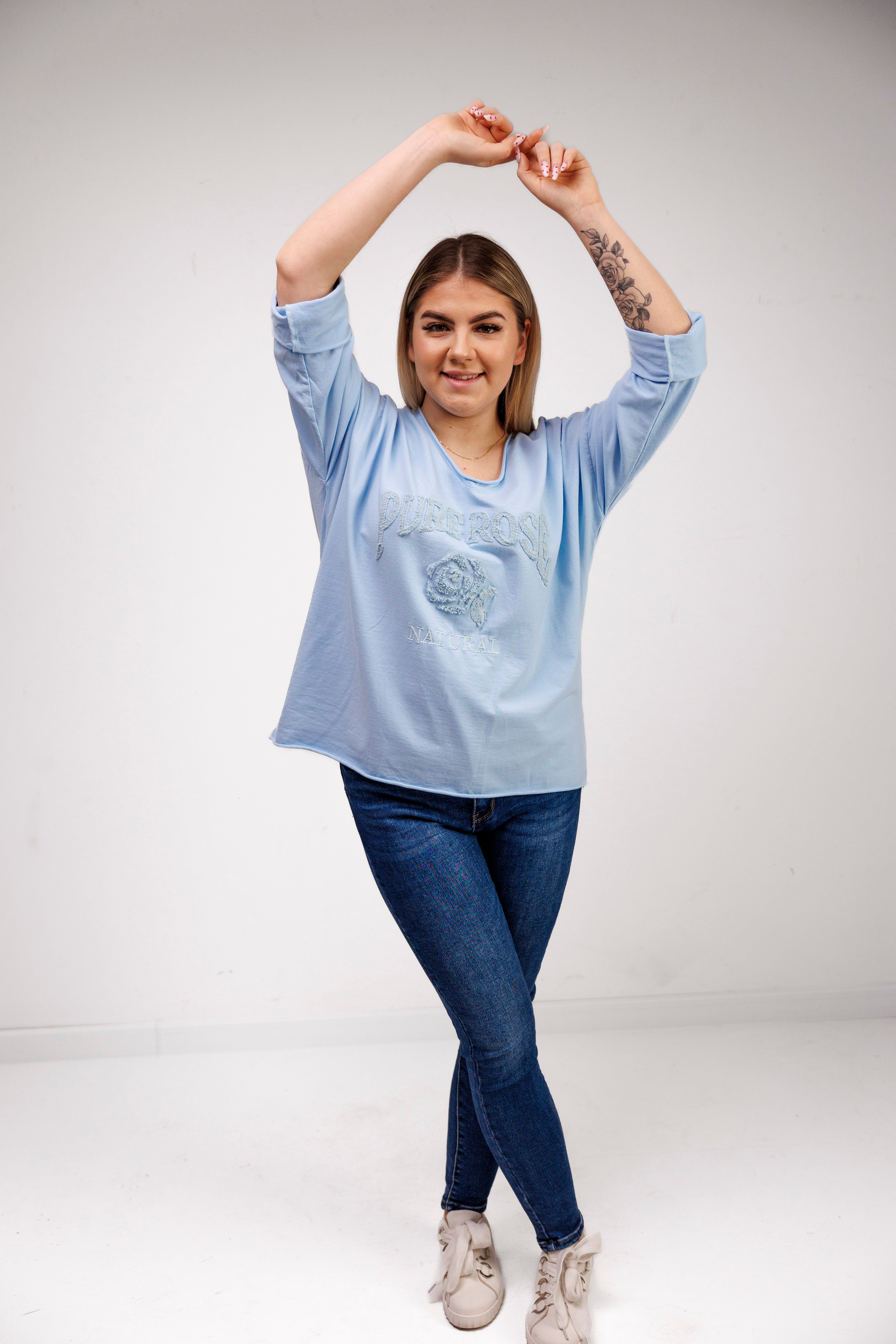 Bluzka z 100% bawełny z ozdobnym haftem Błękit