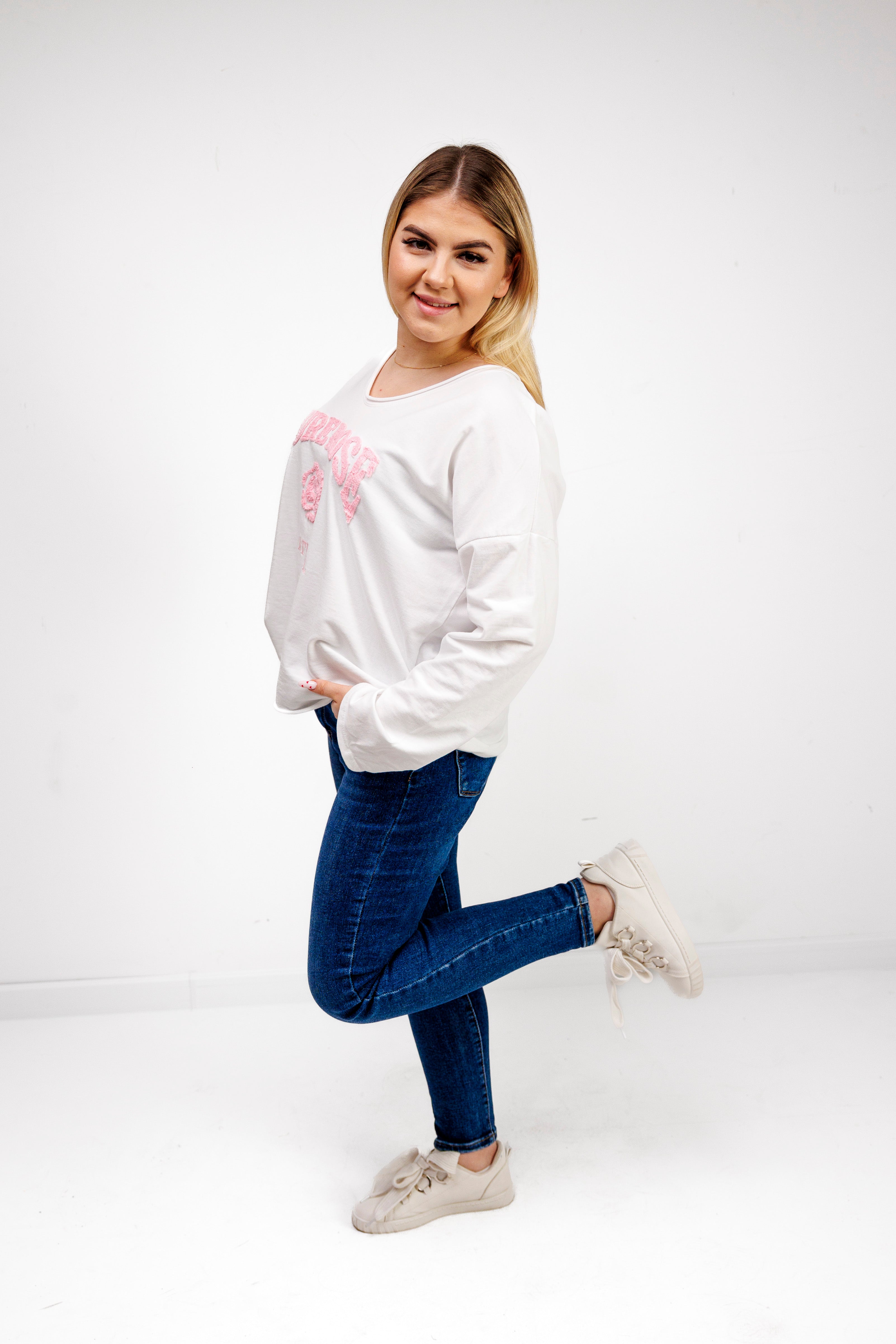 Bluzka z 100% bawełny z ozdobnym haftem Krem