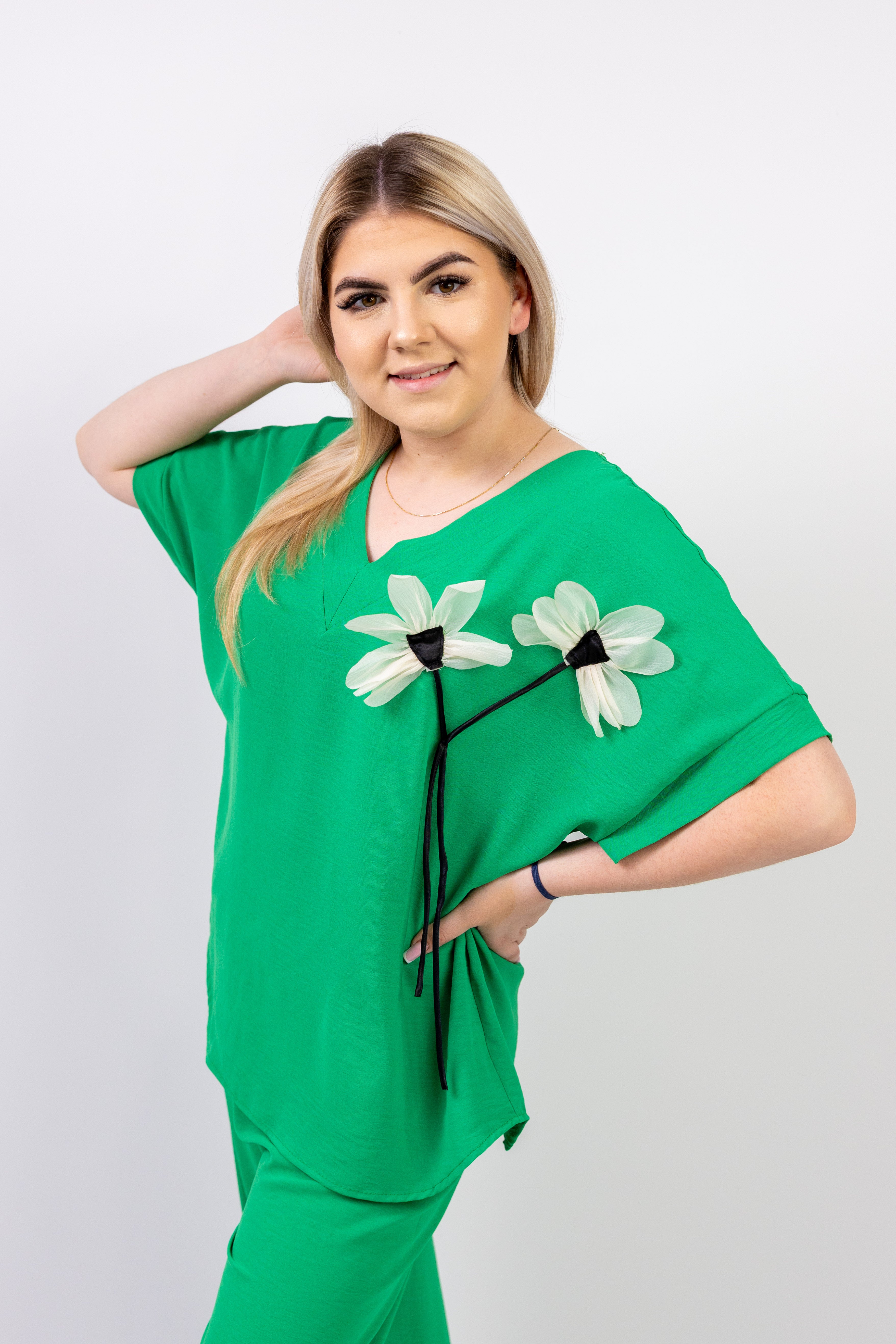 Komplet damski z wiskozy z luźną bluzką i szerokimi spodniami Gucci