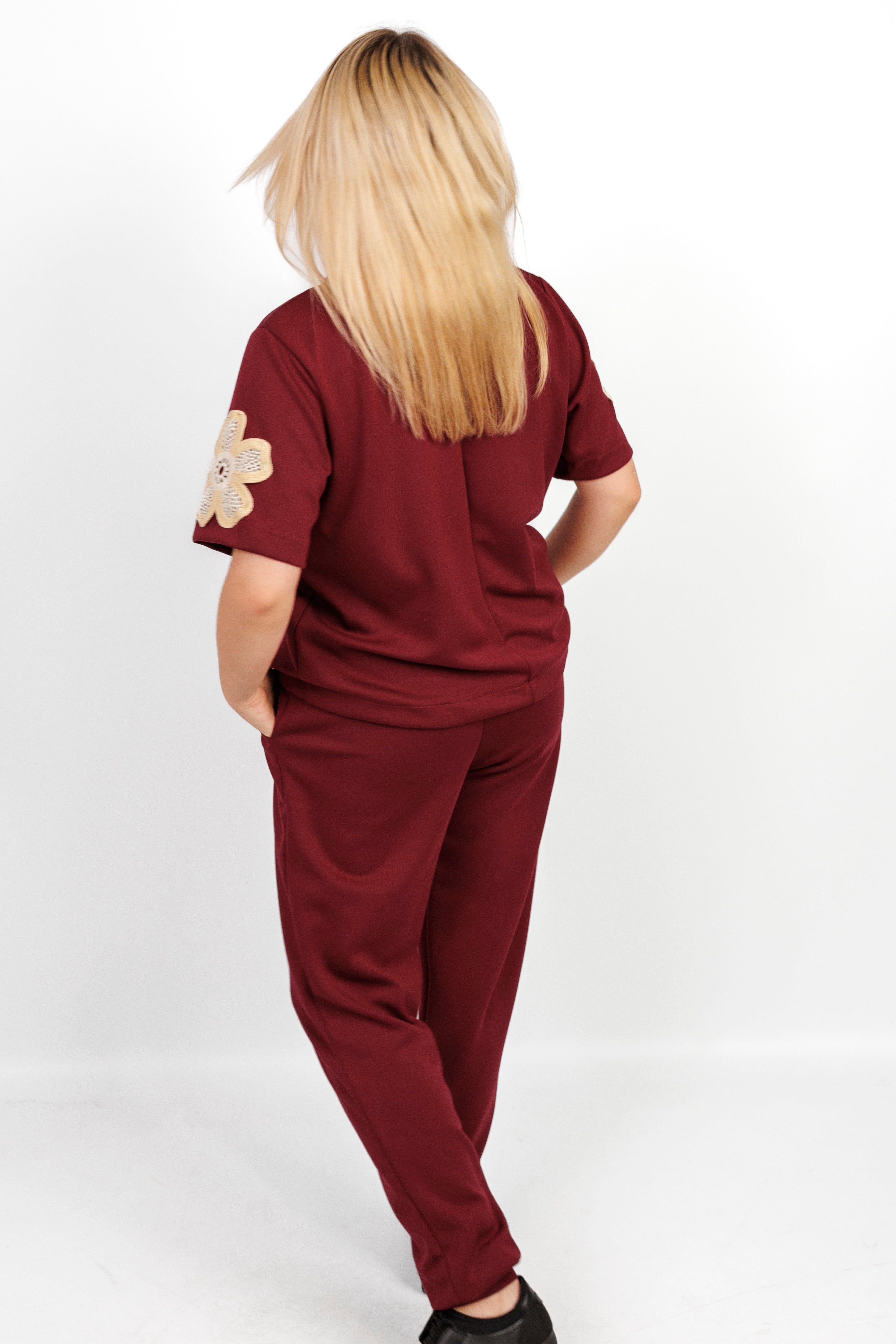 Damski dres z aplikacją kwiatową – 100% Masełko Bordo