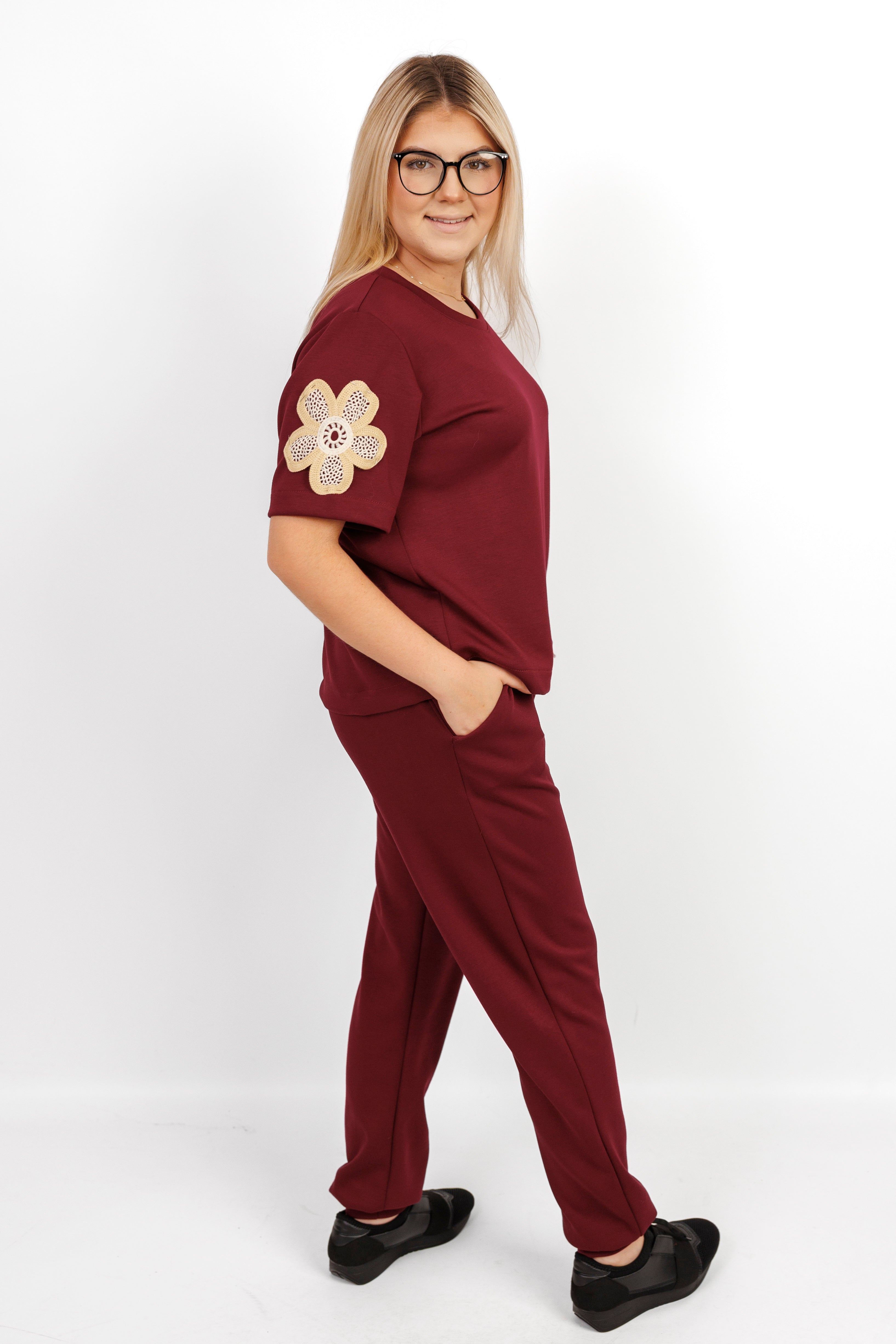 Damski dres z aplikacją kwiatową – 100% Masełko Bordo