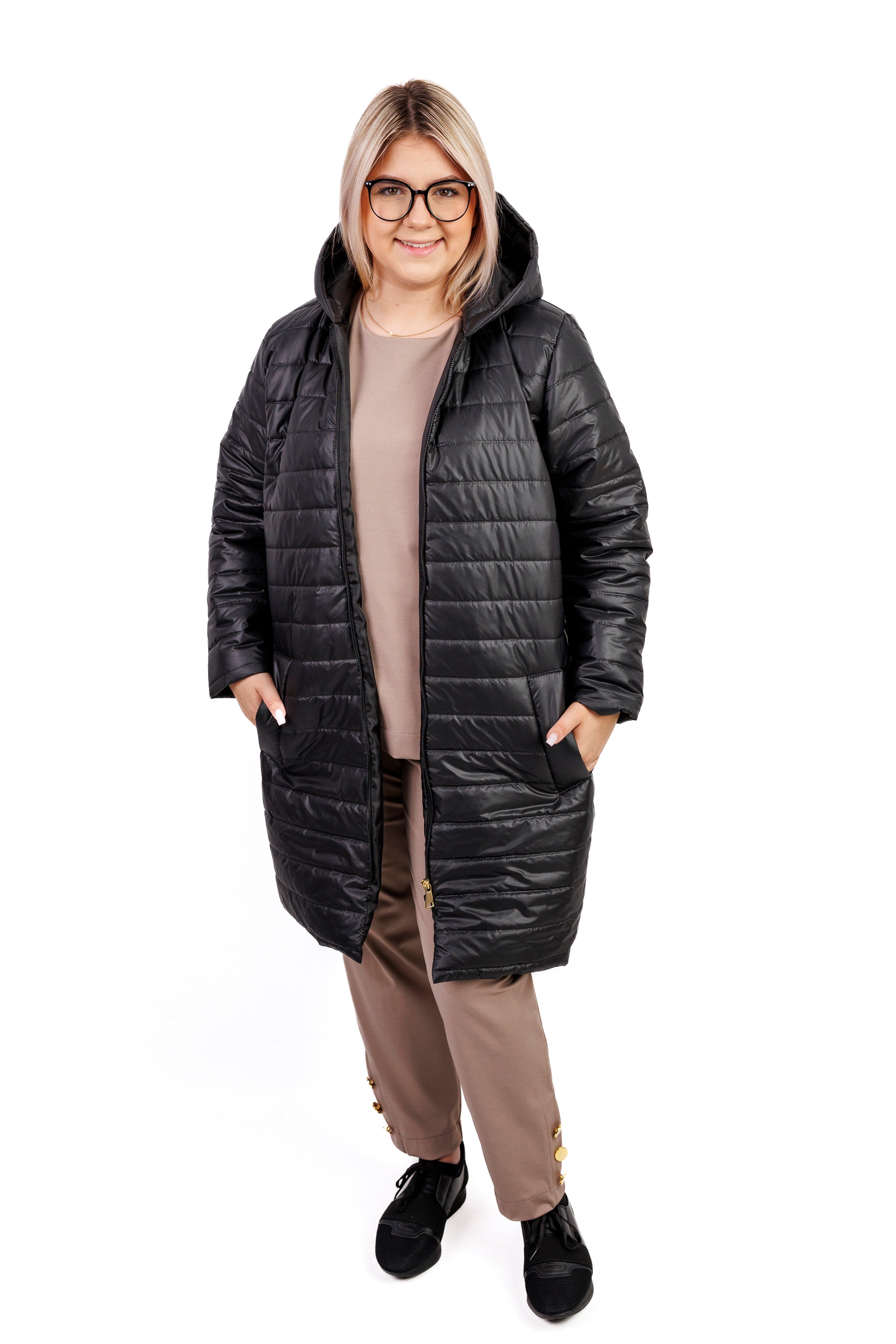 Damska zimowa kurtka pikowana z kapturem Czarny