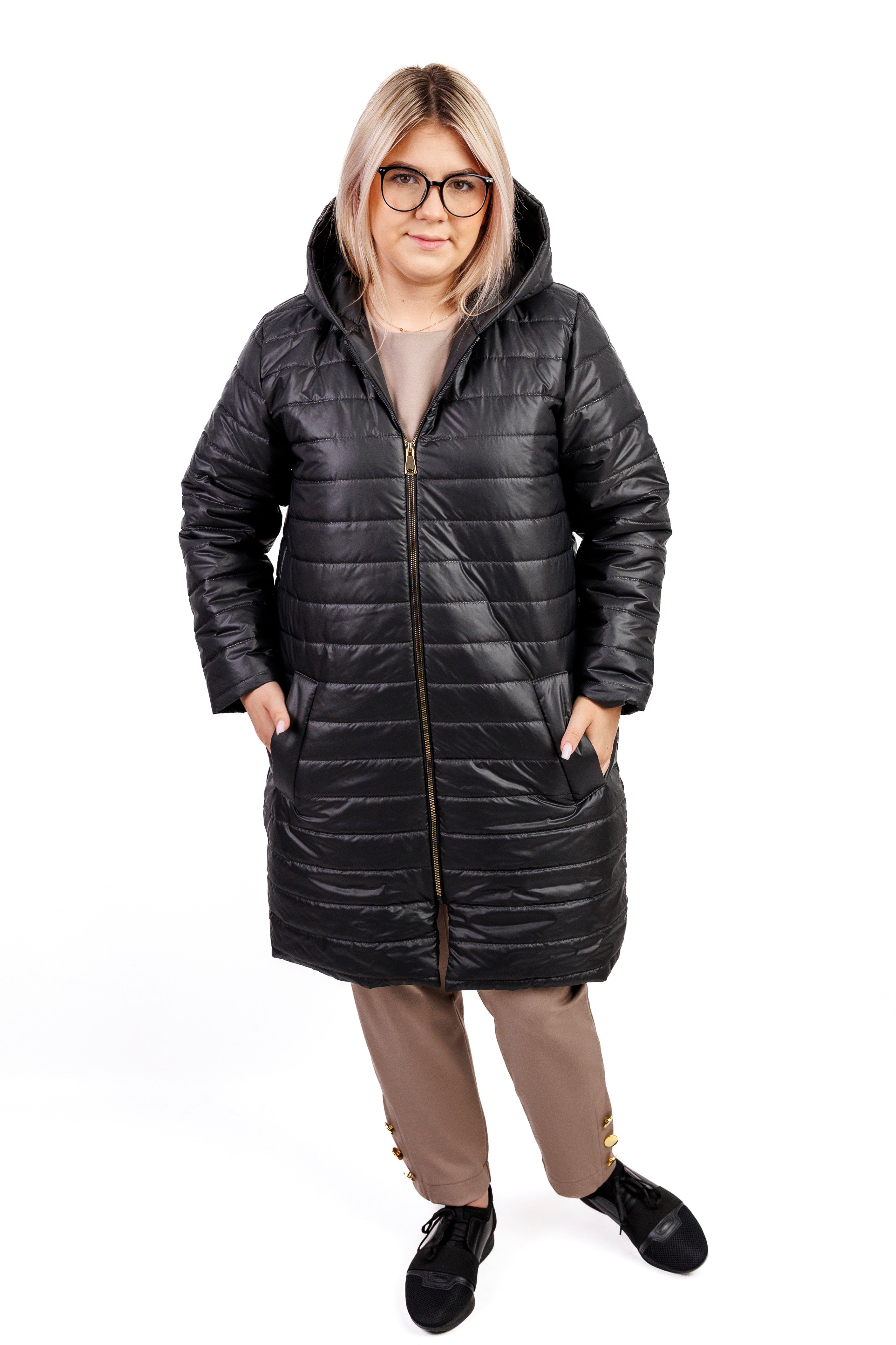 Damska zimowa kurtka pikowana z kapturem Czarny