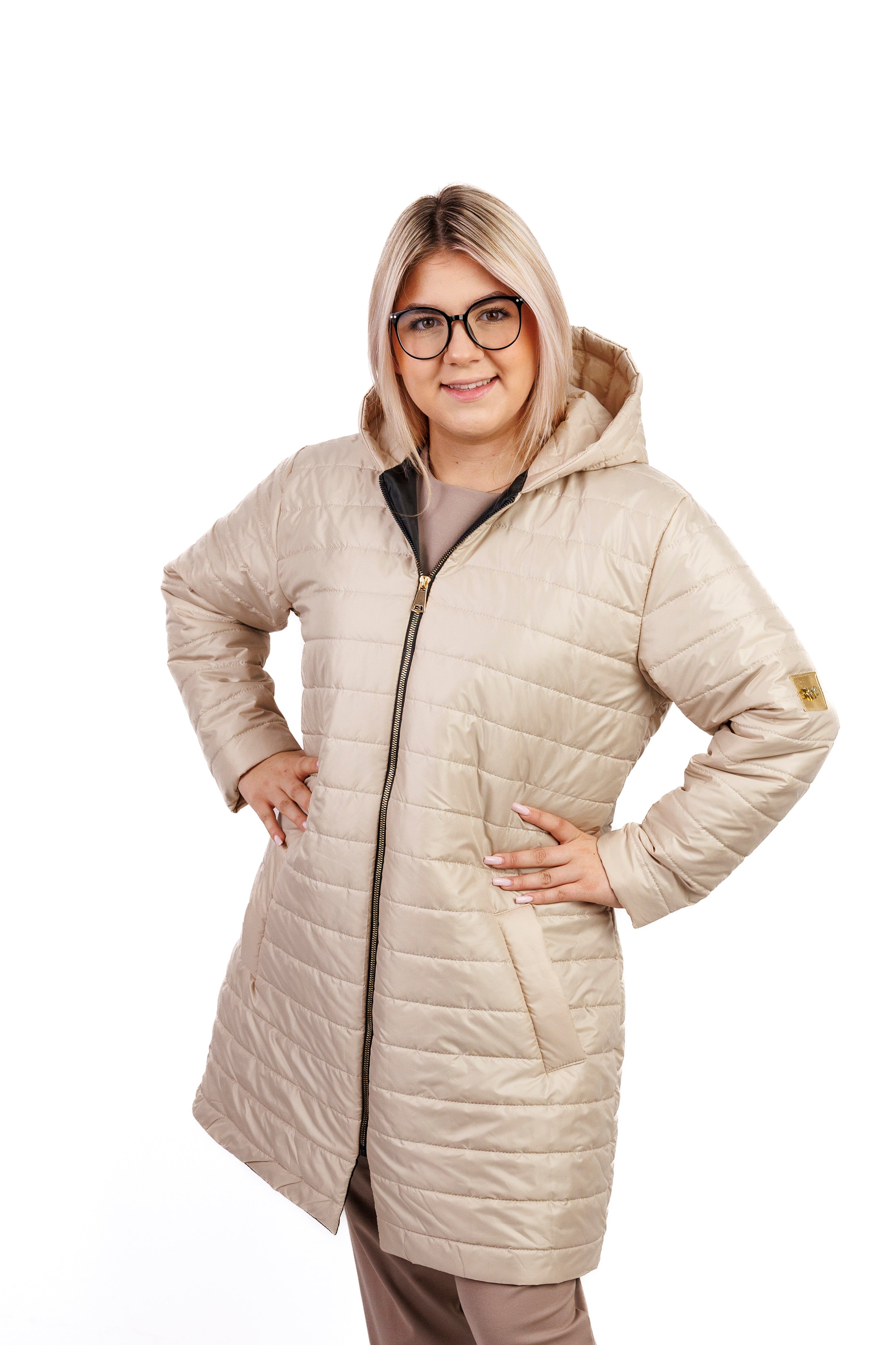 Damska zimowa kurtka pikowana z kapturem Jasny beż