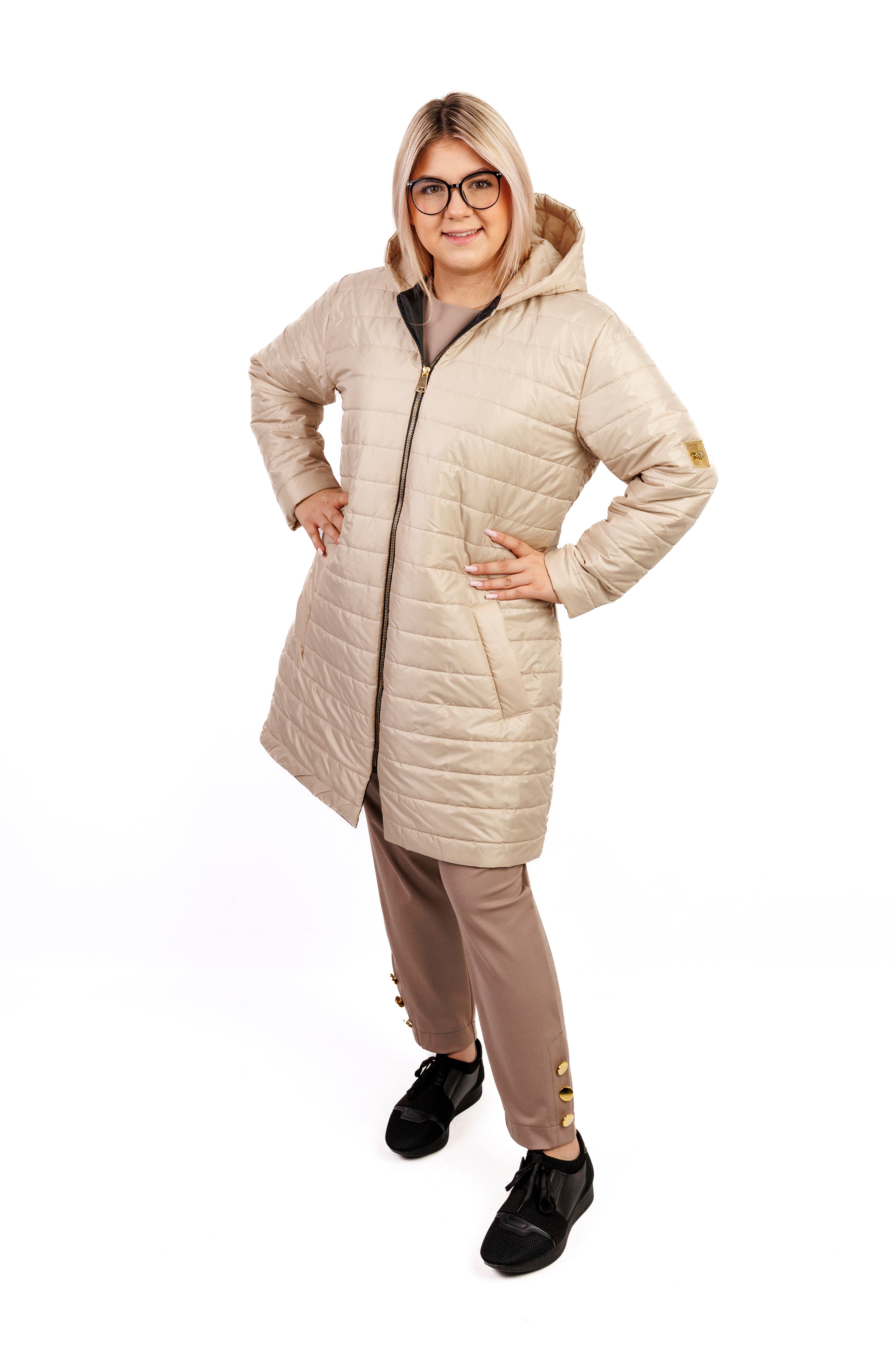 Damska zimowa kurtka pikowana z kapturem Jasny beż