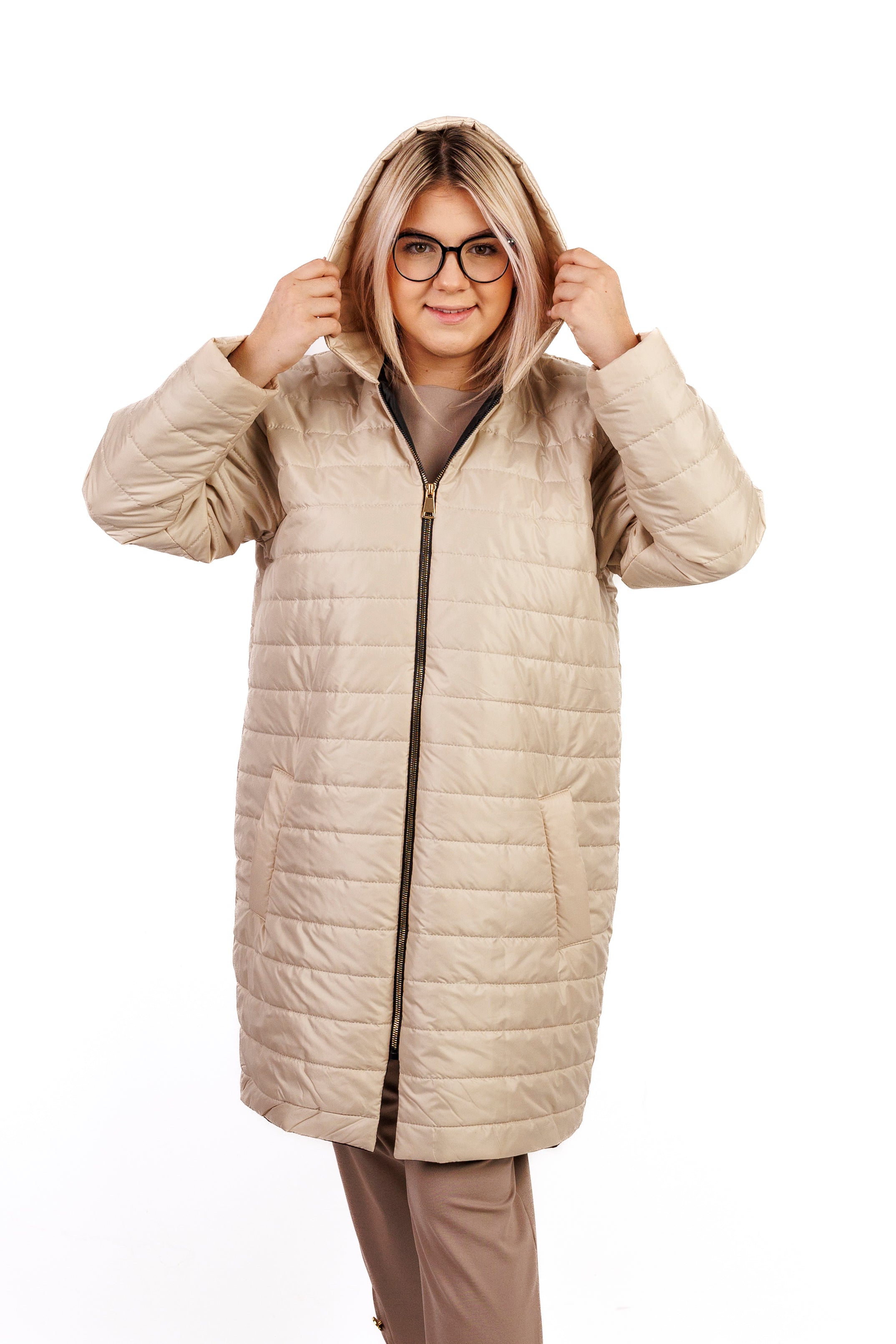 Damska zimowa kurtka pikowana z kapturem Jasny beż